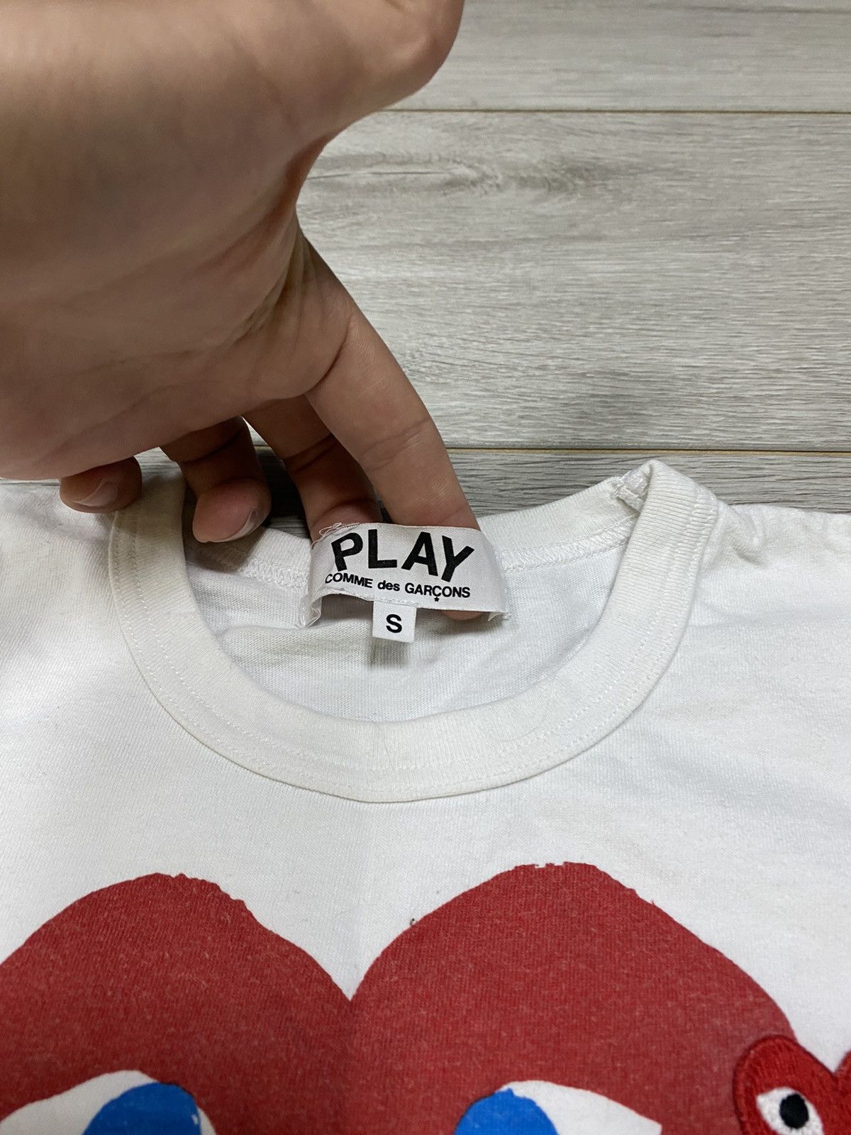 Comme des Garcons PLAY PLAY Comme des garçons vintage big heart Japanese t-shirt Size S / US 4 / IT 40 - 4 Thumbnail