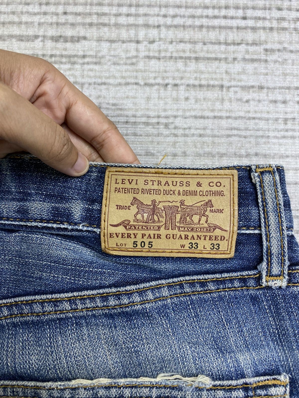 Levi's 🔥Vintage Levi’s 505 Distressed Denim Jeans Size US 32 / EU 48 - 13 Thumbnail