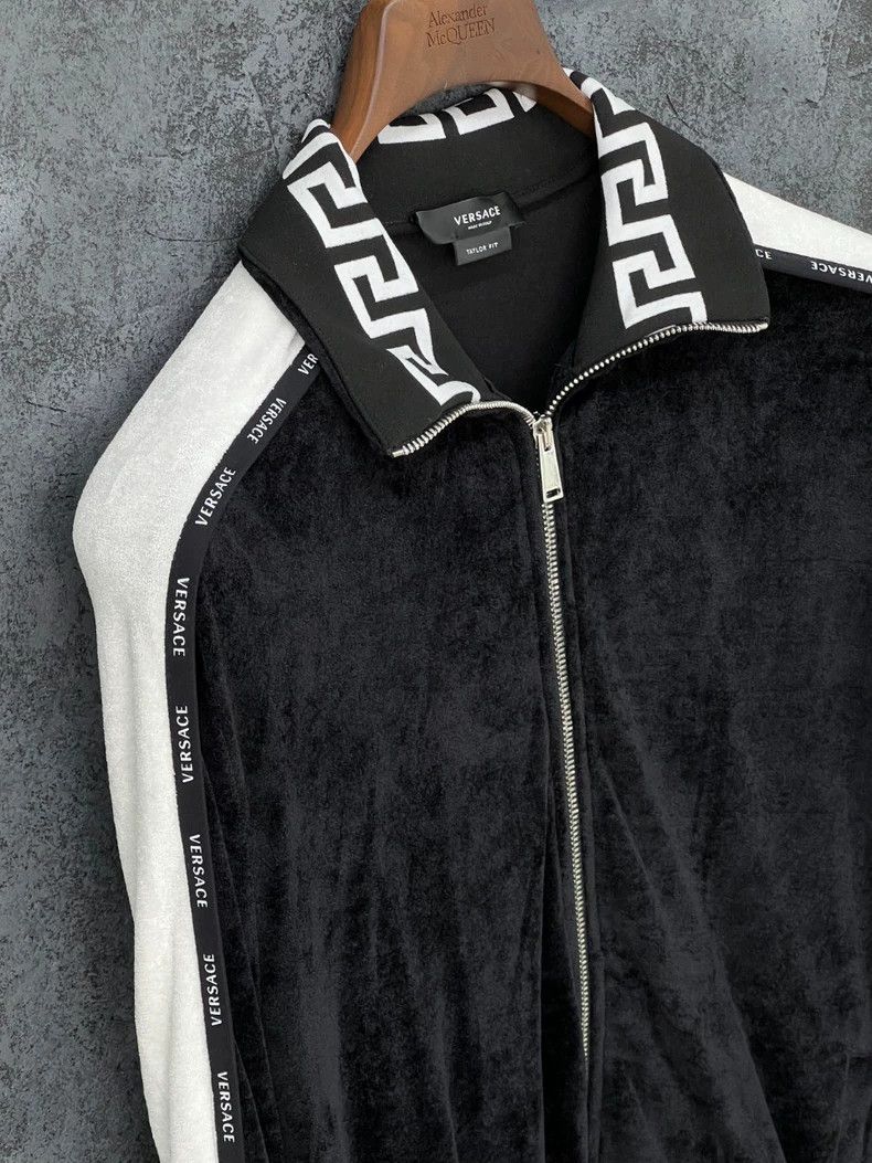 Versace Versace Greek back-grain velvet coat Size S / US 4 / IT 40 - 6 Thumbnail