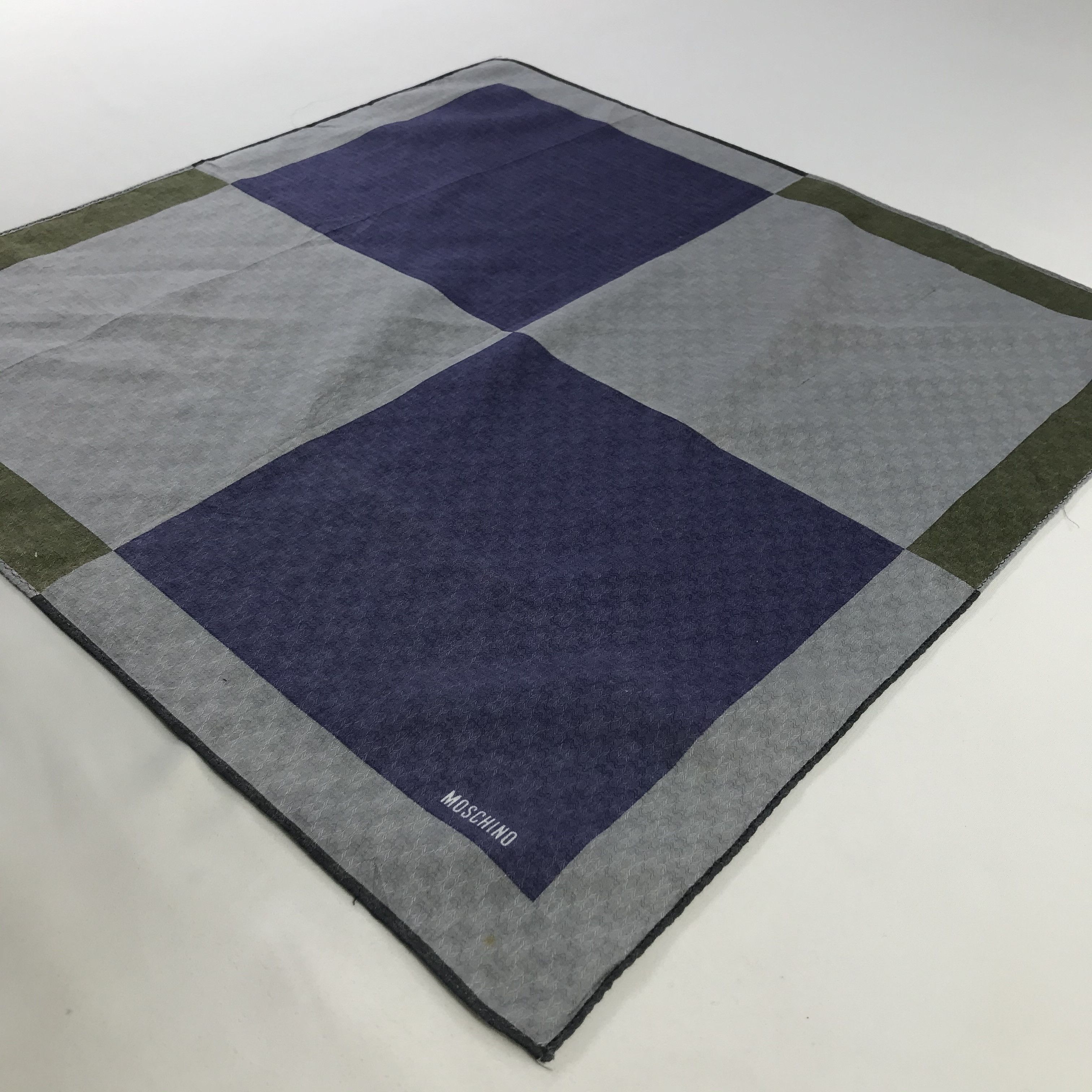 Vintage Vintage Moschino Bandana / Handkerchief / Neckerchief -S1030 Size ONE SIZE - 2 Thumbnail