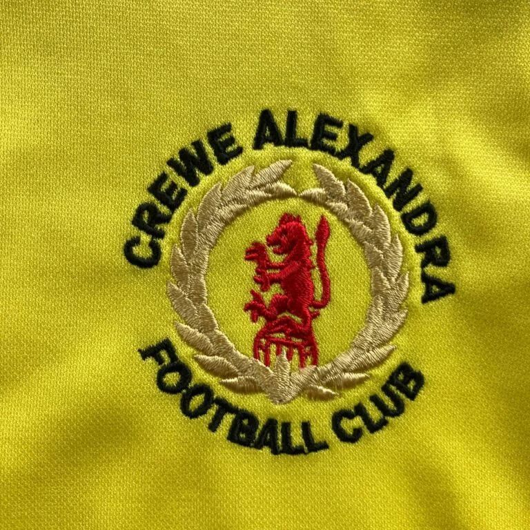 Diadora Crewe Alexandra 2005-06 goalkeeper football jersey size M Size US M / EU 48-50 / 2 - 3 Thumbnail