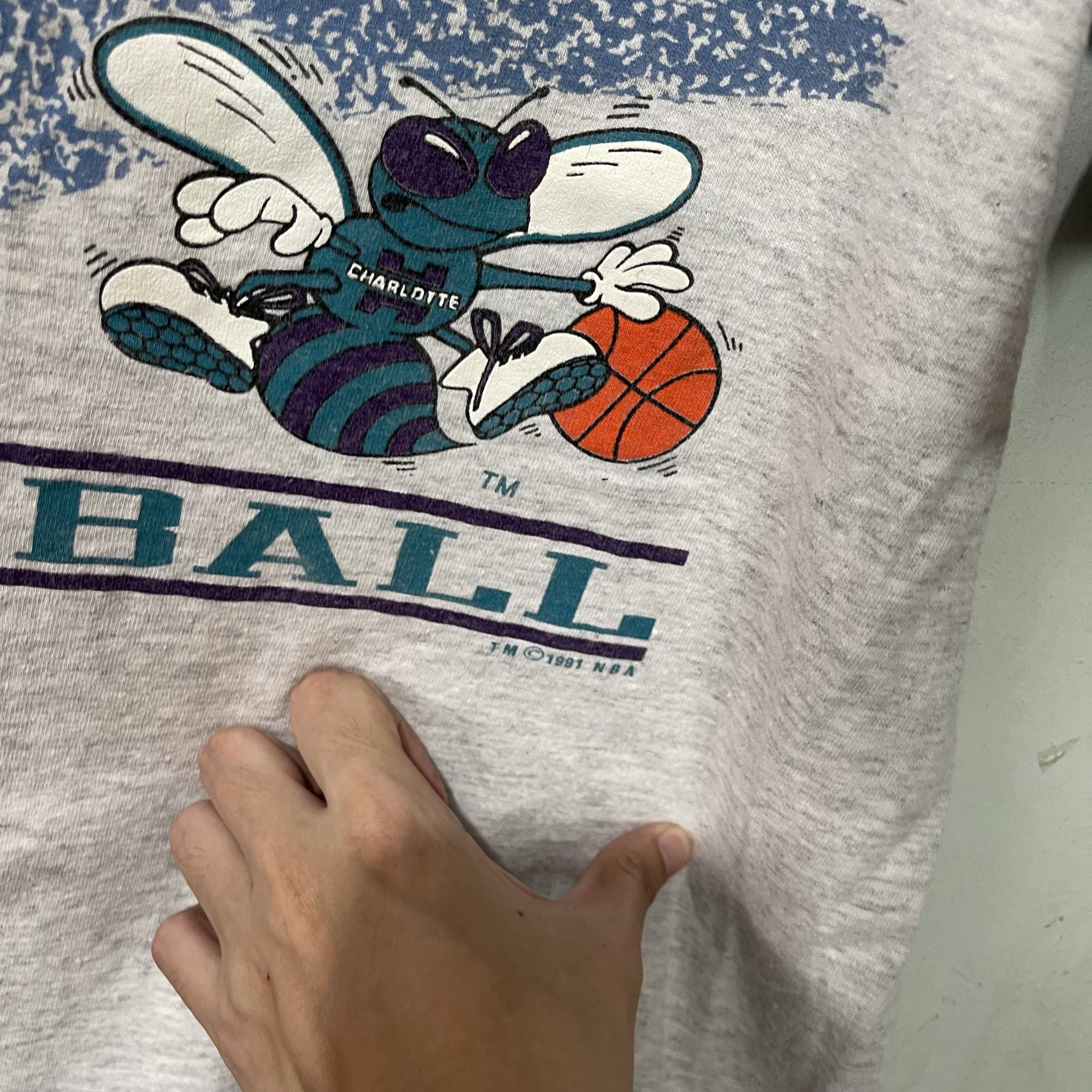 NBA Vintage 1991 Charlotte Hornets T-shirt Size US L / EU 52-54 / 3 - 3 Thumbnail