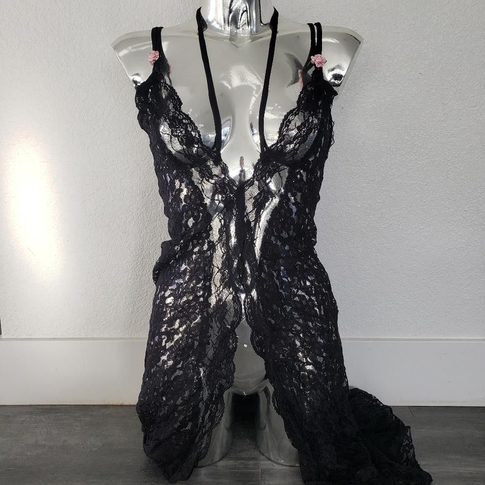 Designer Black Pink Rose Detailed Long Lingerie Nightie Size ONE SIZE - 1 Thumbnail