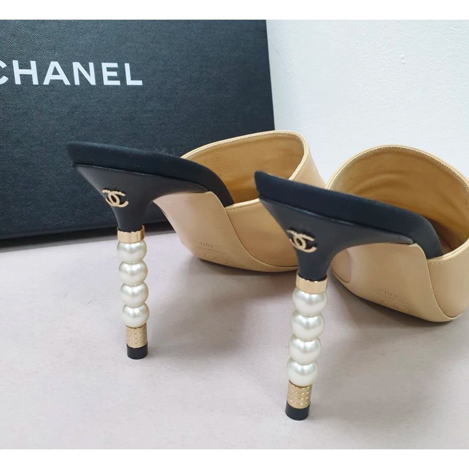 Chanel Chanel 2020 Interlocking CC Logo Mules Sz.40 Size US 9 / IT 39 - 3 Thumbnail