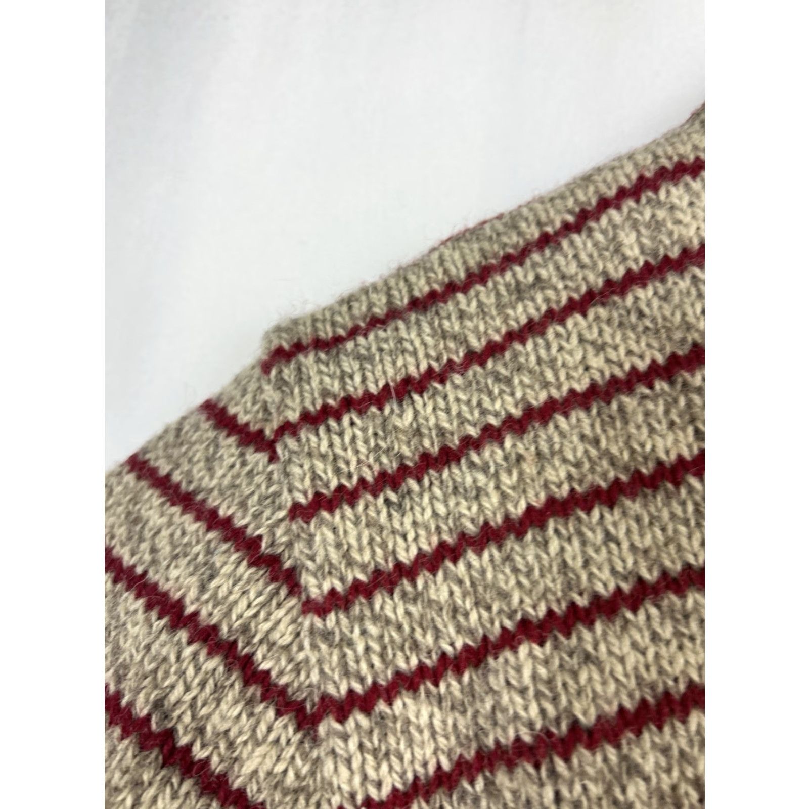 THE GREAT The Great Plains Mens M Wool Blend Henley Pullover Sweater Beige Red Stripes M Wool Blend Henley Pullover Sweater Mens Beige Red Stripes Size US M / EU 48-50 / 2 - 6 Thumbnail