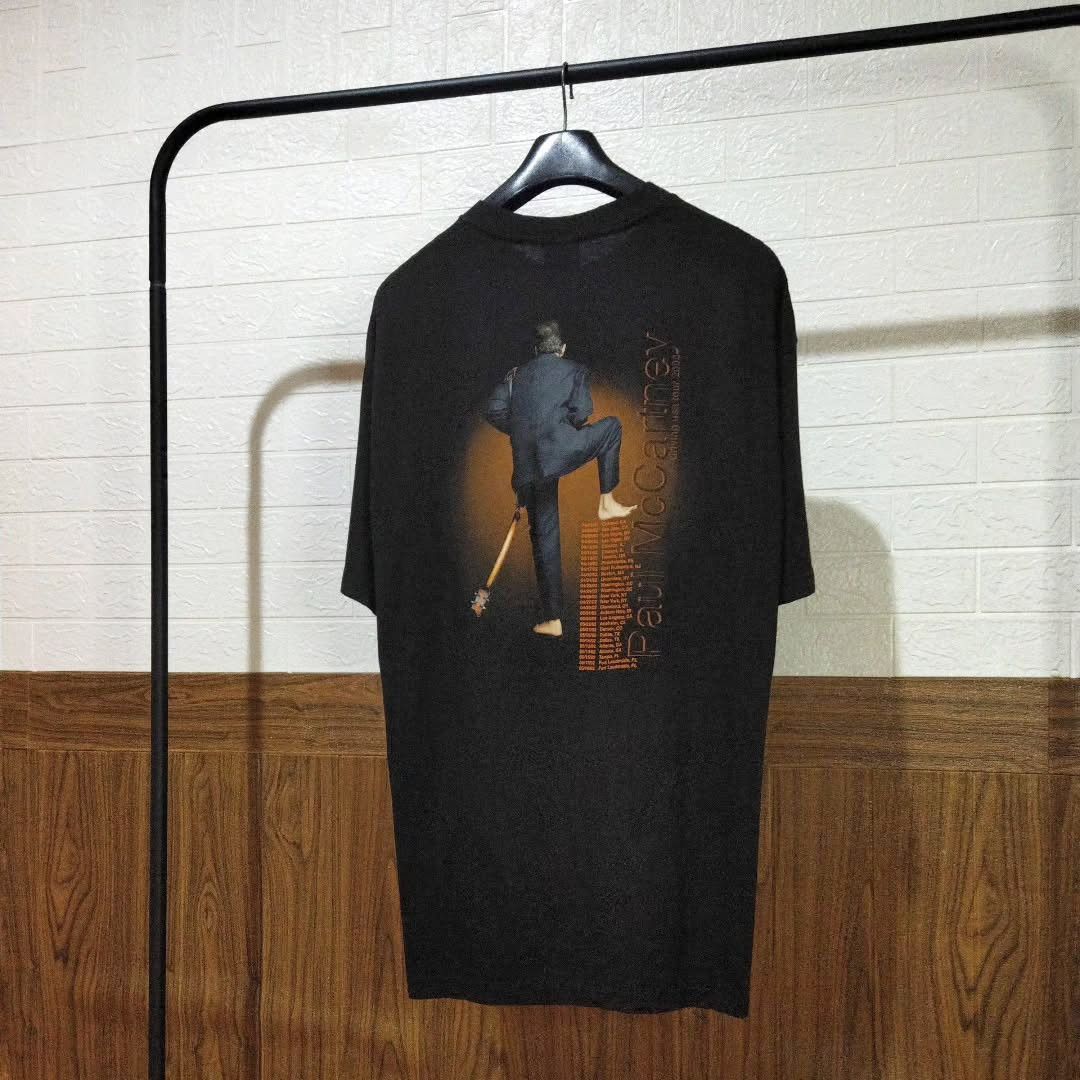 Vintage Vintage Paul McCartney © 2002 T-Shirt Size US XL / EU 56 / 4 - 6 Thumbnail