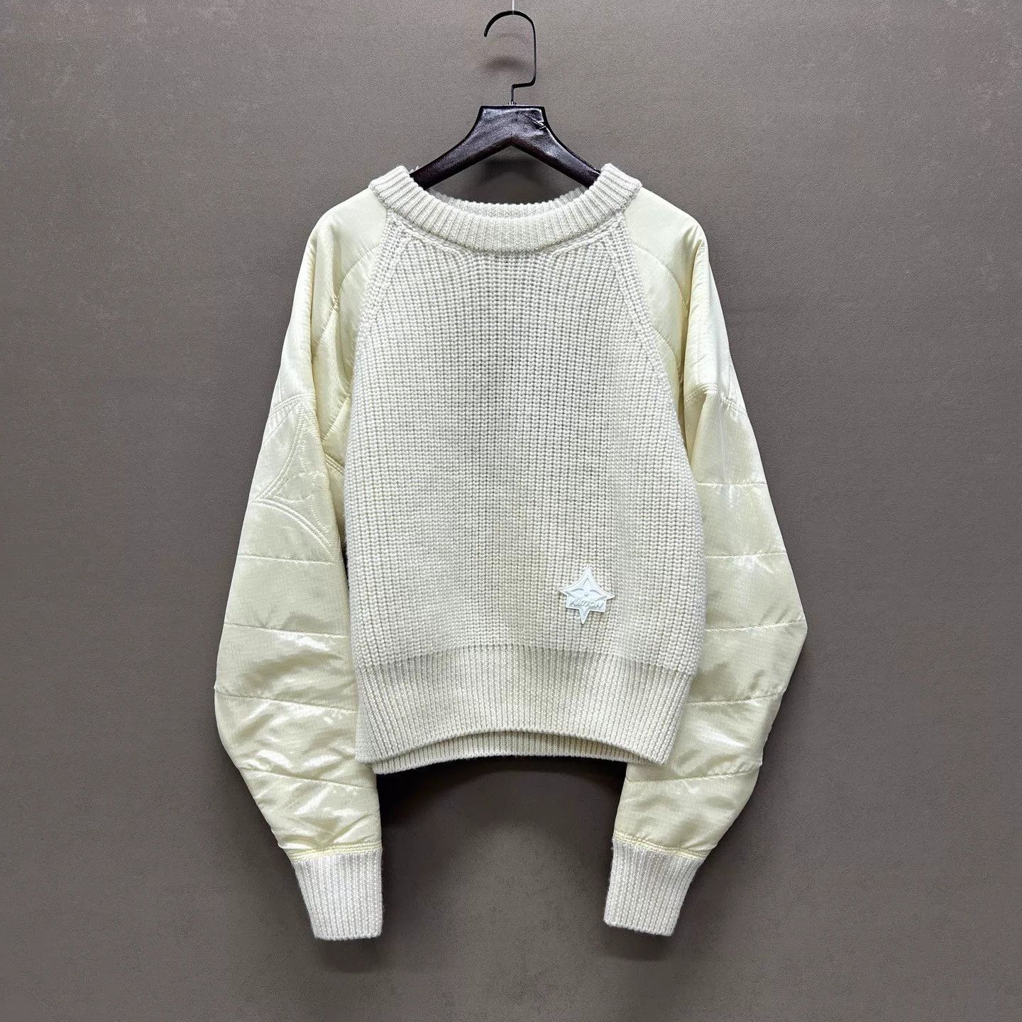 Louis Vuitton LOUIS VUITTON pale yellow crew neck knit sweater XS Size XS / US 0-2 / IT 36-38 - 1 Thumbnail