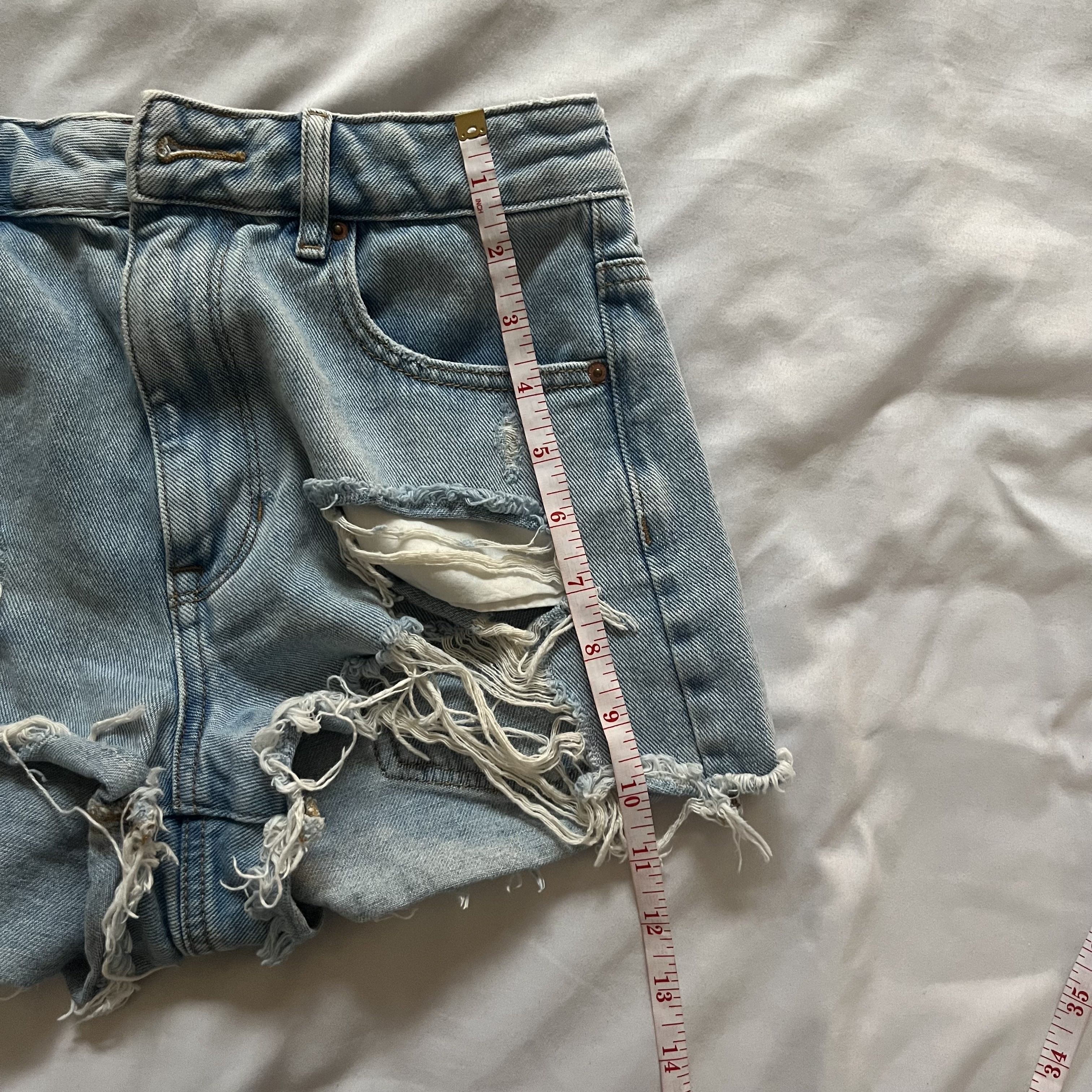 Pacsun PacSun Denim Booty Shorts with Frays Size 26" / US 2 / IT 38 - 5 Thumbnail