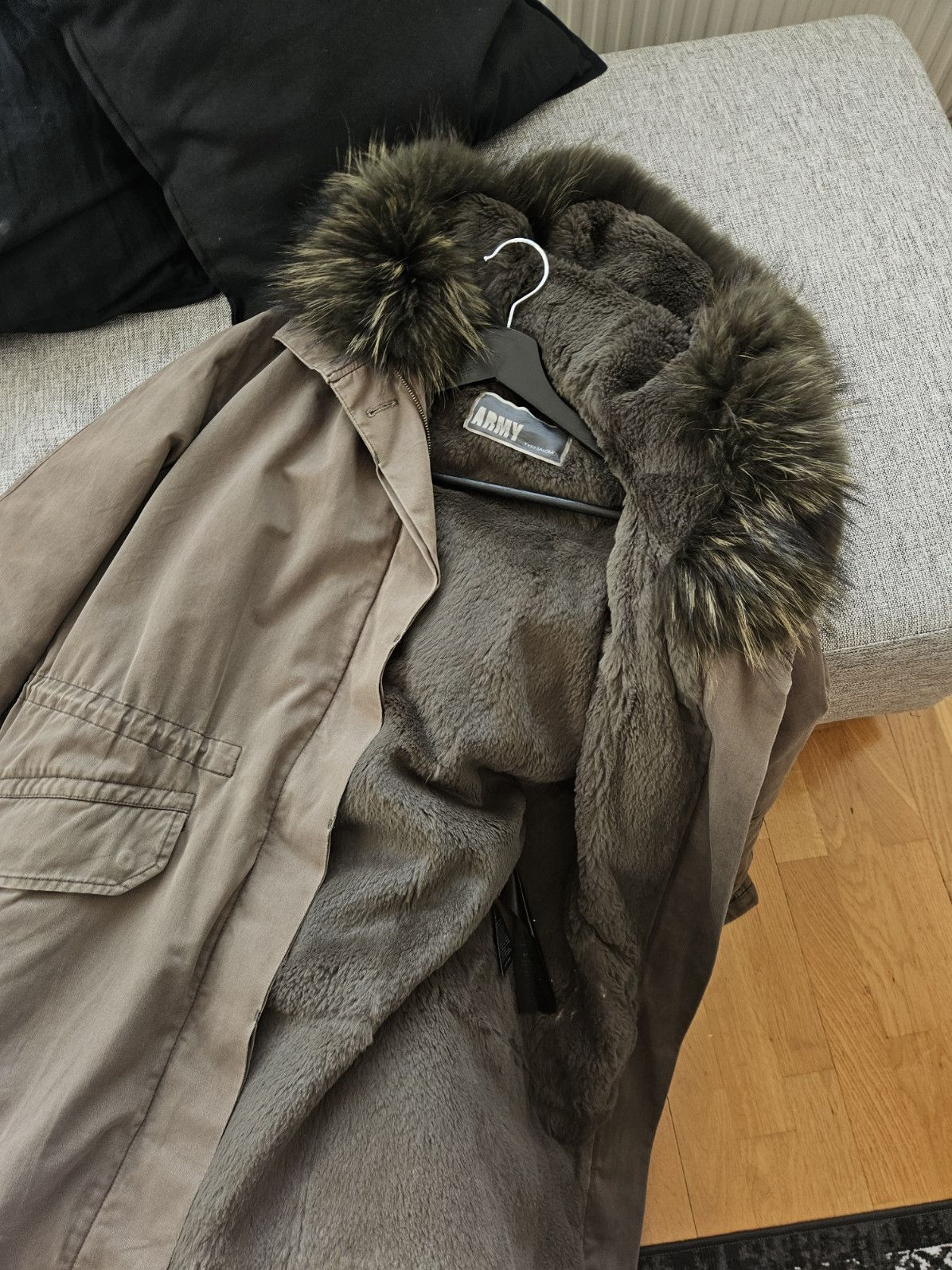 Yves Salomon Rabbit/ Raccon fur parka Size US M / EU 48-50 / 2 - 18 Thumbnail