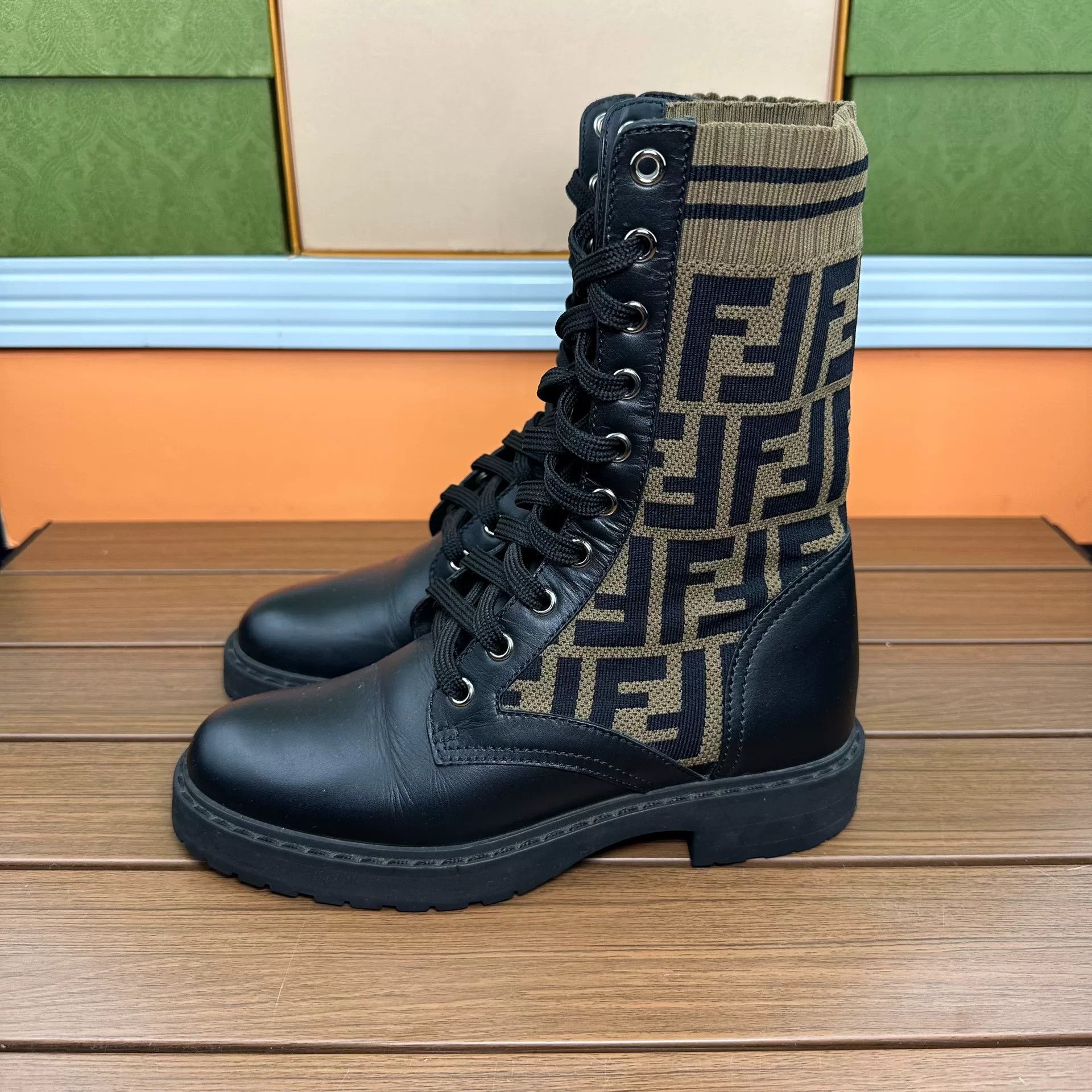 Fendi Fendi Leather Boots it_35 Women Size US 5 / IT 35 - 1 Thumbnail