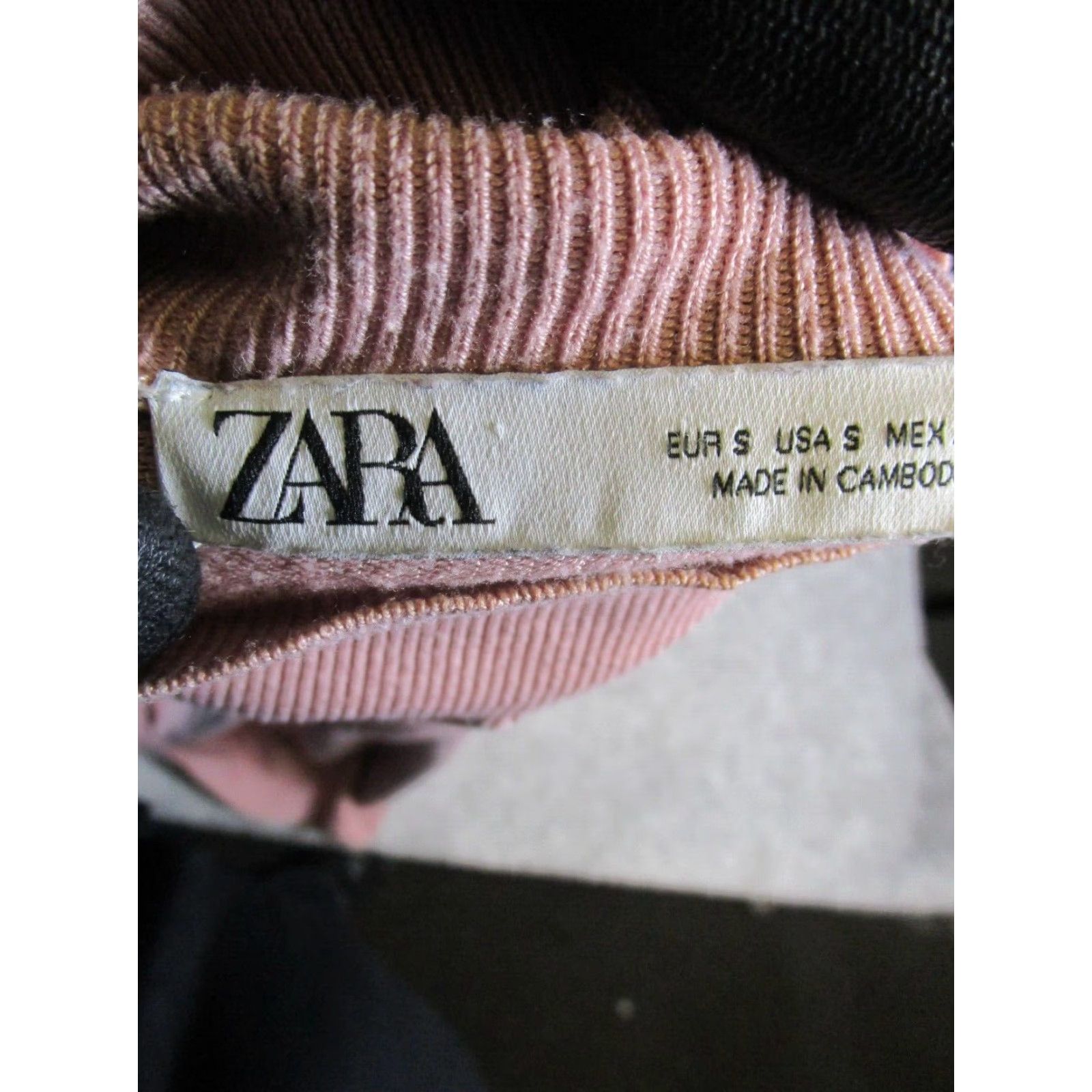 Zara VINTAGE Zara Sweater Women’s Small Pink Knit Pullover Mock Neck Long Sleeve Regular Fit Pullover - Note: preowned with stains on front and sleeve Size S / US 4 / IT 40 - 3 Thumbnail