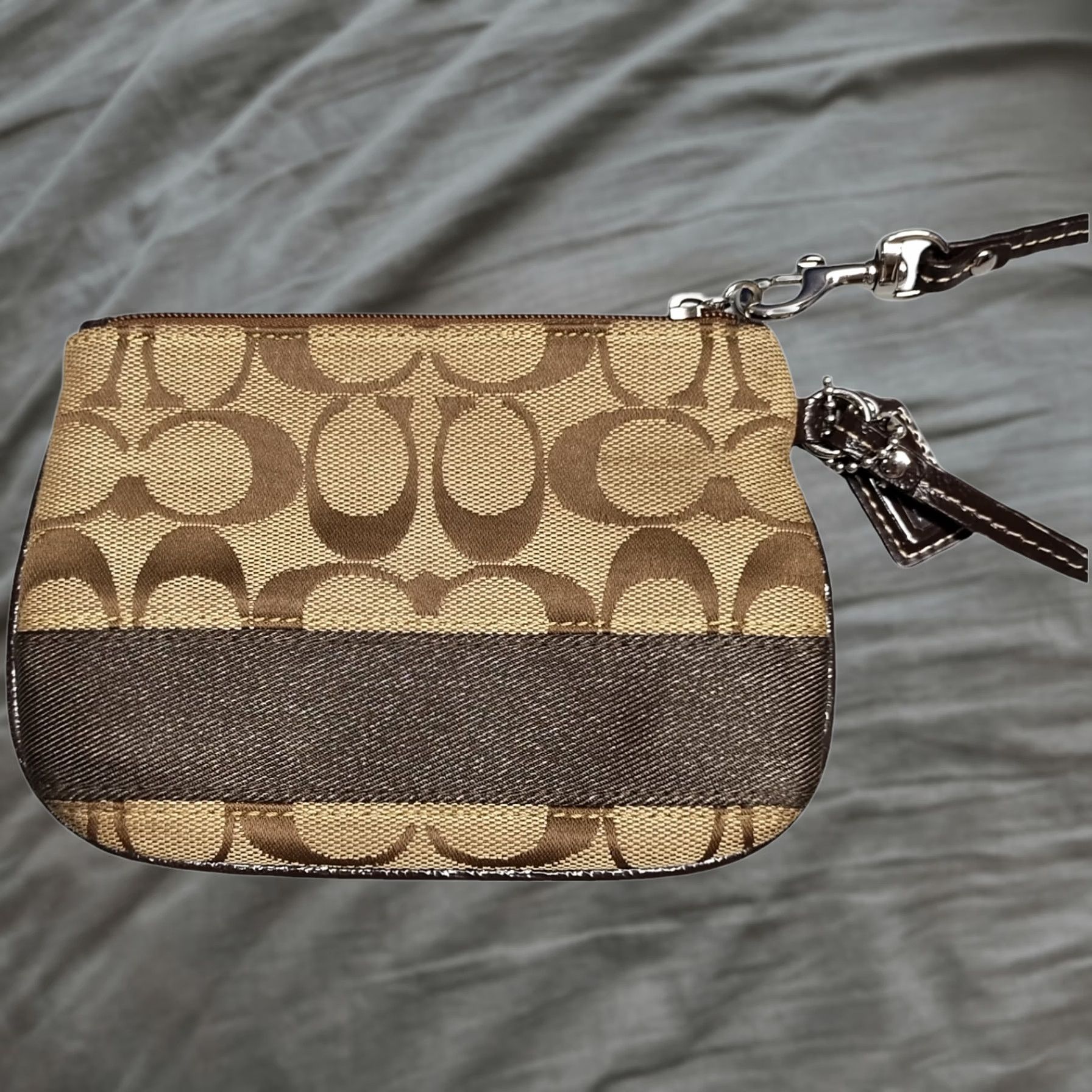 COACH Signature Striped Accessory Pouch 【公式通販】
