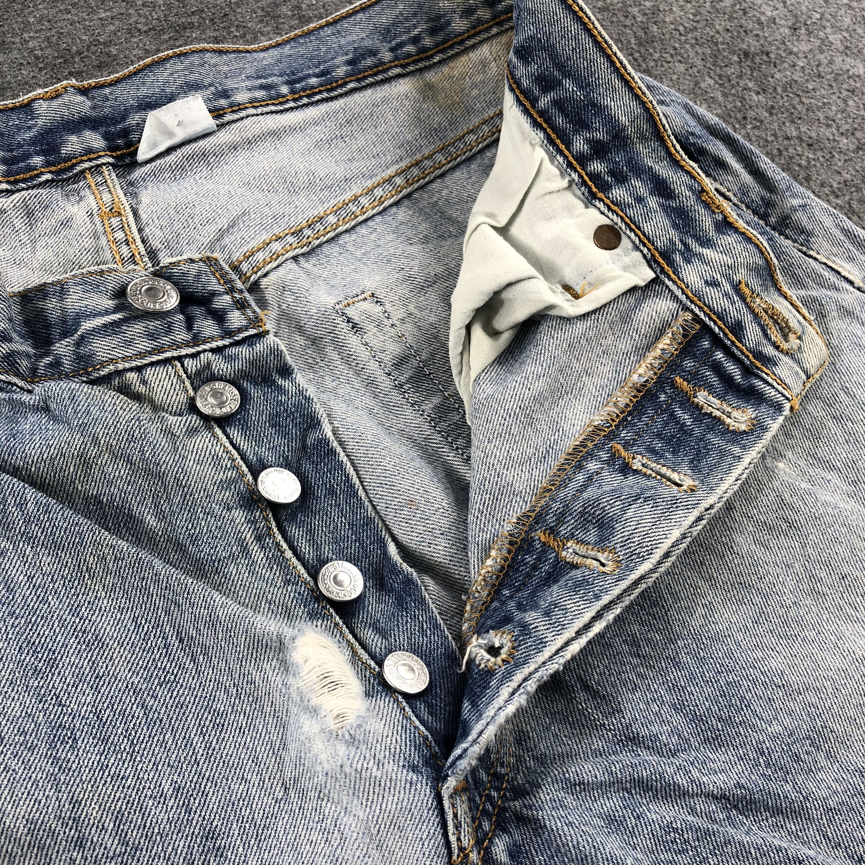 Levi's Vintage Blue Wash Levis 501 Jeans-J2440 Size US 33 - 12 Thumbnail