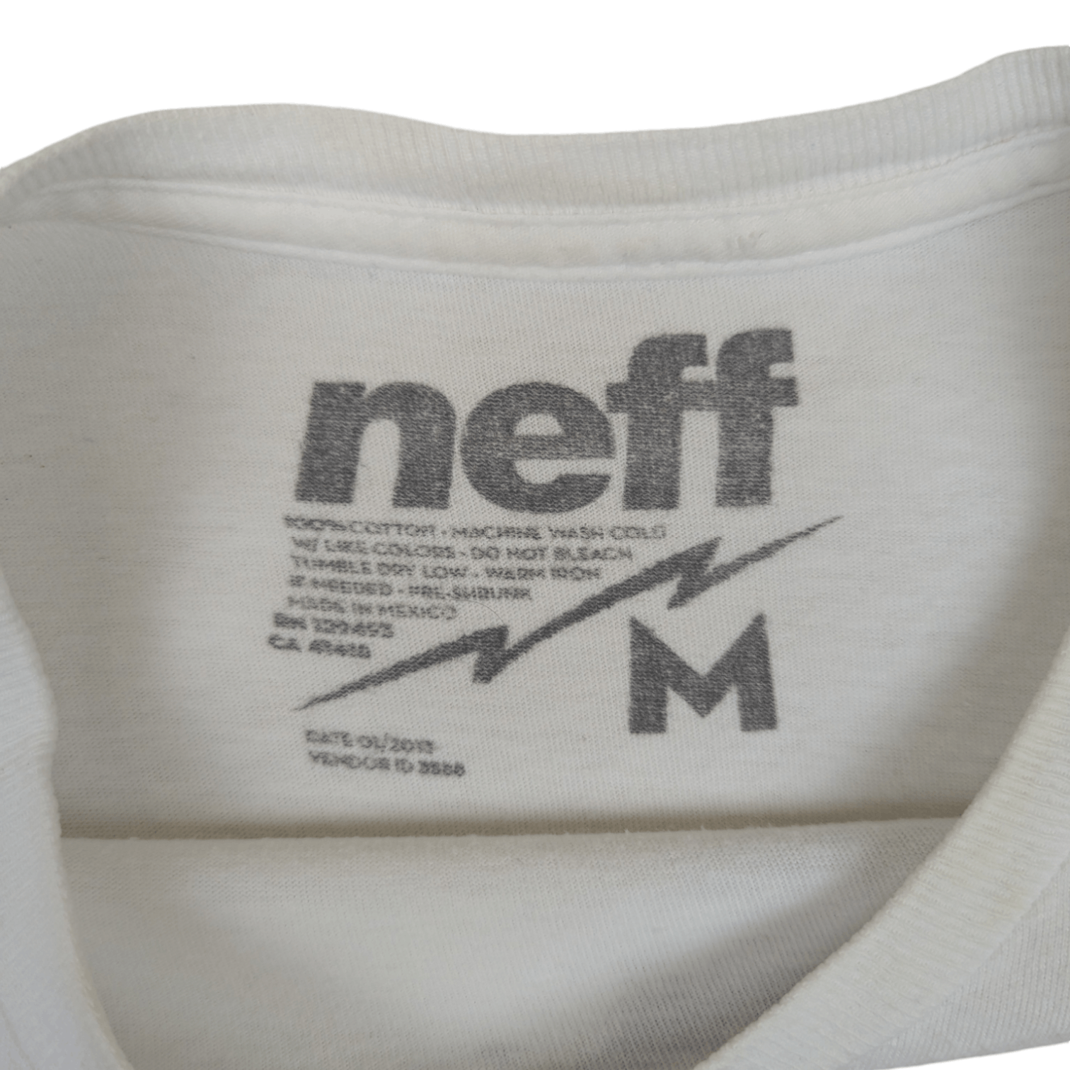 NEFF Vintage 2000's NEFF Surfboard Red Indians Graphic T-Shirt Size US M / EU 48-50 / 2 - 9 Thumbnail