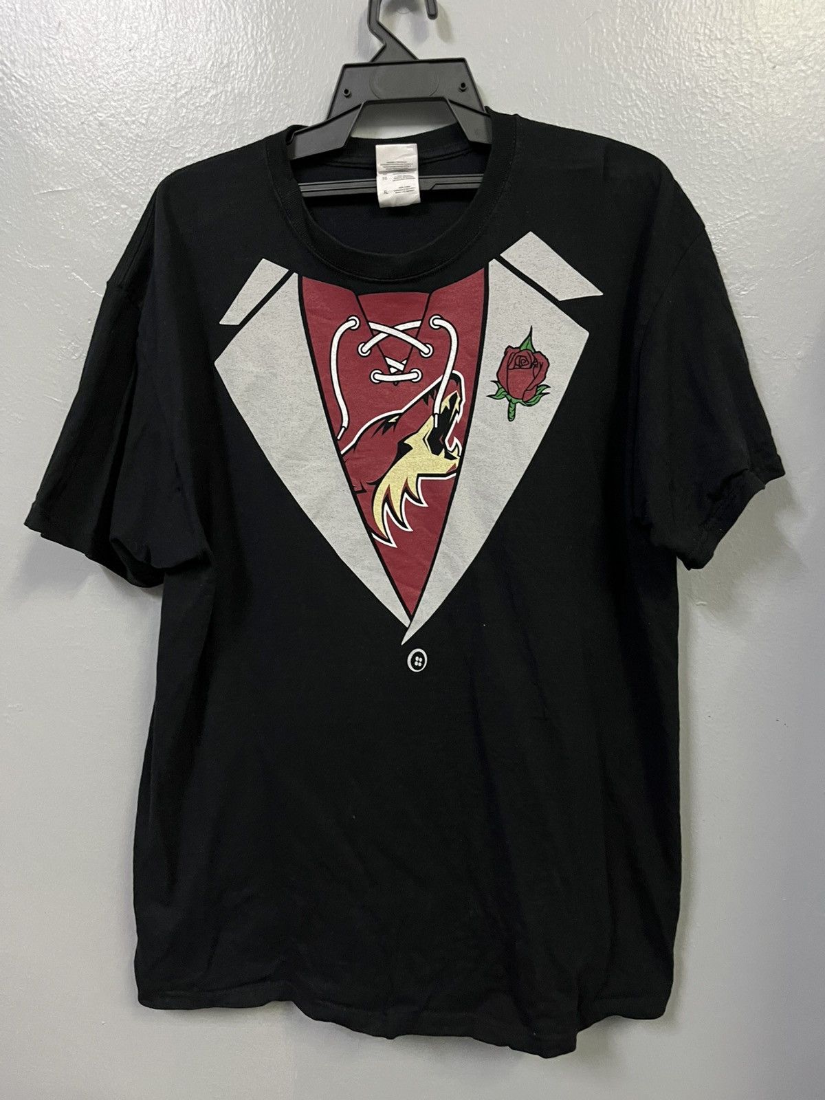 vintage arizona coyotes NHL tuxedo