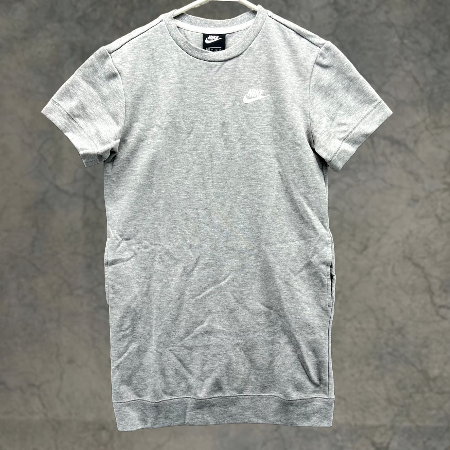 Nike VINTAGE Nike Shirt Dress Womens XS Heather Gray Tech Pockets Crew Neck Fleece Knee Length Short Sleeve Pockets Casual Womens XS Gray Nike Shirt Dress Size XS / US 0-2 / IT 36-38 - 1 Thumbnail