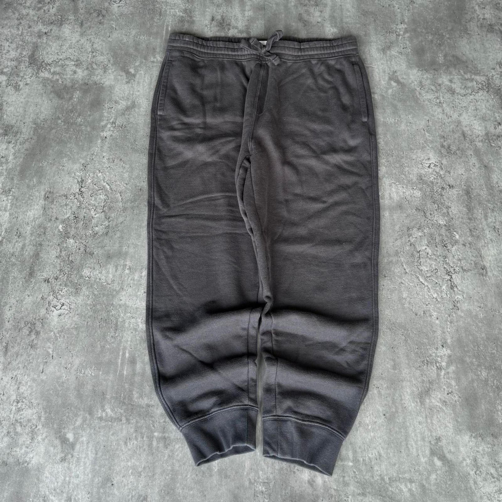 Japanese Brand × Old Navy Vintage Y2K Old Navy Faded Grey Baggy Jogger Sweatpants Size US 38 / EU 54 - 1 Thumbnail