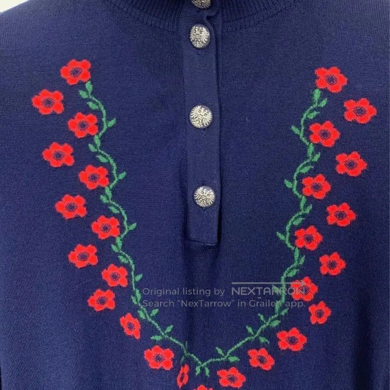 Chanel Chanel Embroidered Navy Wool Pullover Sweater . Size XXS / US 00 / IT 34 - 3 Thumbnail