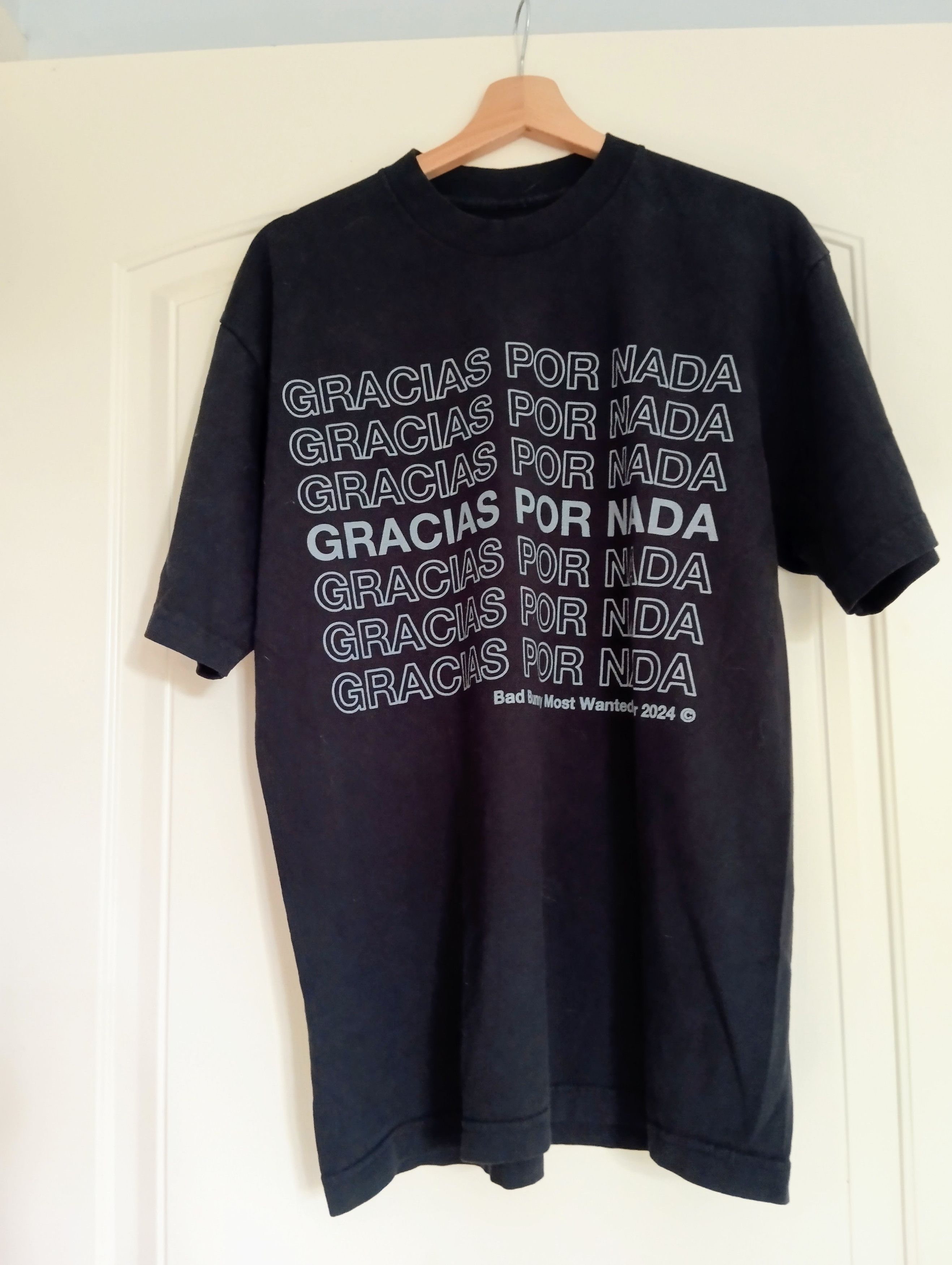 Other Bad Bunny Most Wanted Tour 2024 "Gracias Por Nada" Tee Size US M / EU 48-50 / 2 - 6 Thumbnail