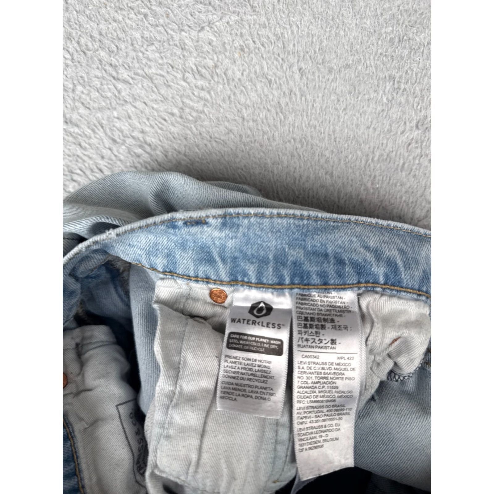 Levi's VINTAGE Levis 502 Jeans Adult 30x32 Blue Denim Straight Slim Medium Cotton Blend 5-Pocket Design Men Mens Jeans Size US 30 / EU 46 - 7 Thumbnail