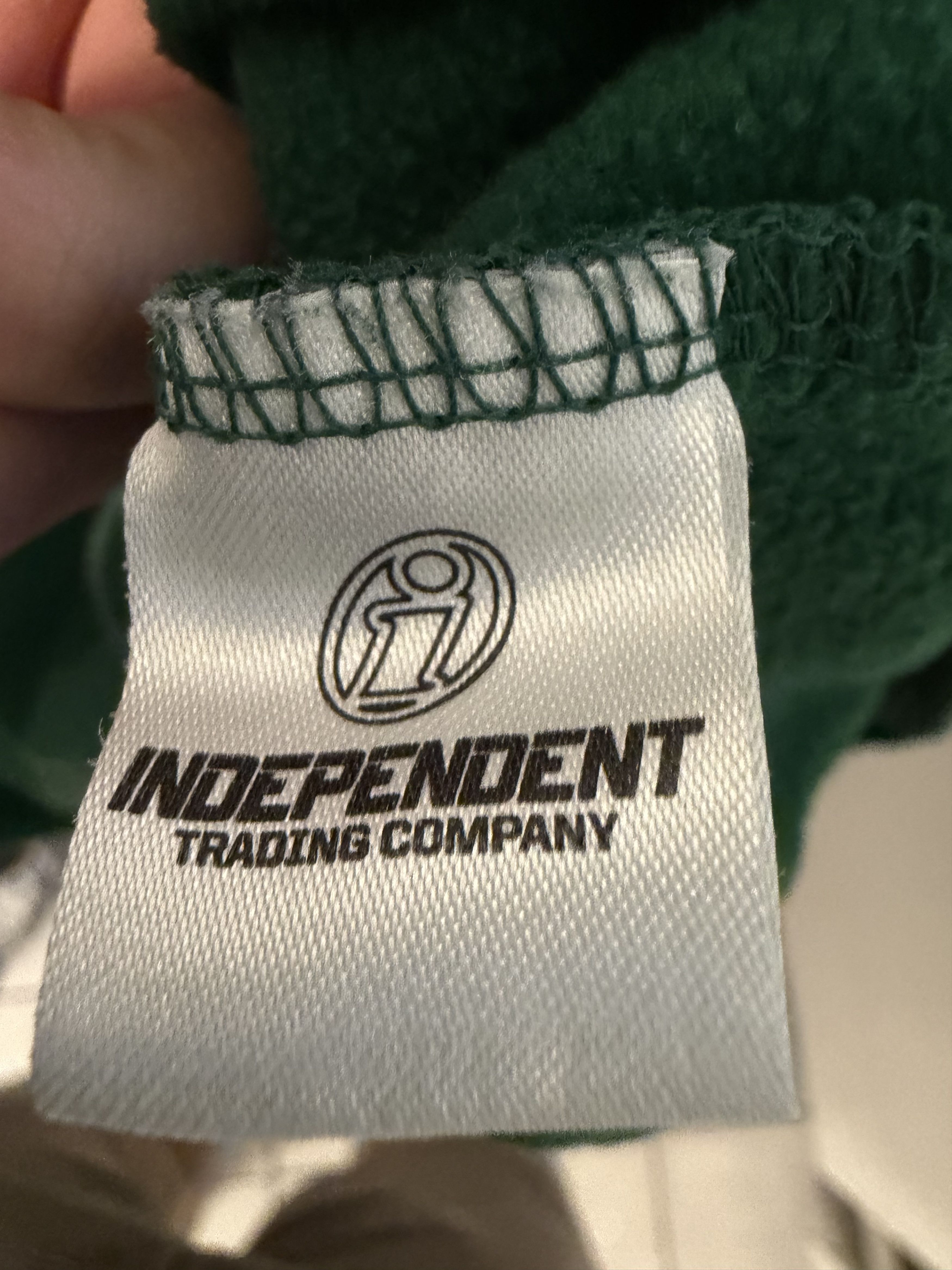 Passport Pass~Port Parrot Crewneck | Green |Skatewear Size US M / EU 48-50 / 2 - 4 Thumbnail