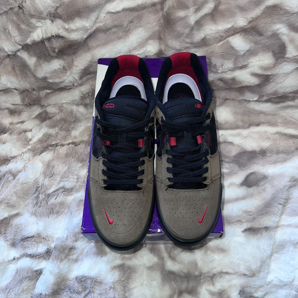 Nike NIKE SB ISHOD WAIR LIGHT OLIVE Size US 9 / EU 42 - 3 Thumbnail