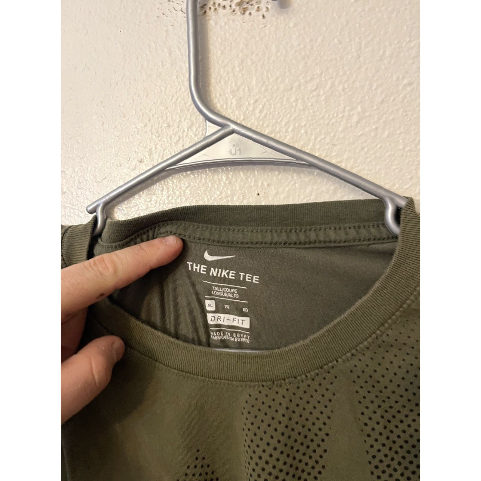 Nike Men's Nike Dri-Fit Green T-Shirt XL Logo Dots Fade Short Sleeve Crew Neck Nike Dri-Fit Logo Sports Streetwear 90s Mens Size US XL / EU 56 / 4 - 2 Thumbnail