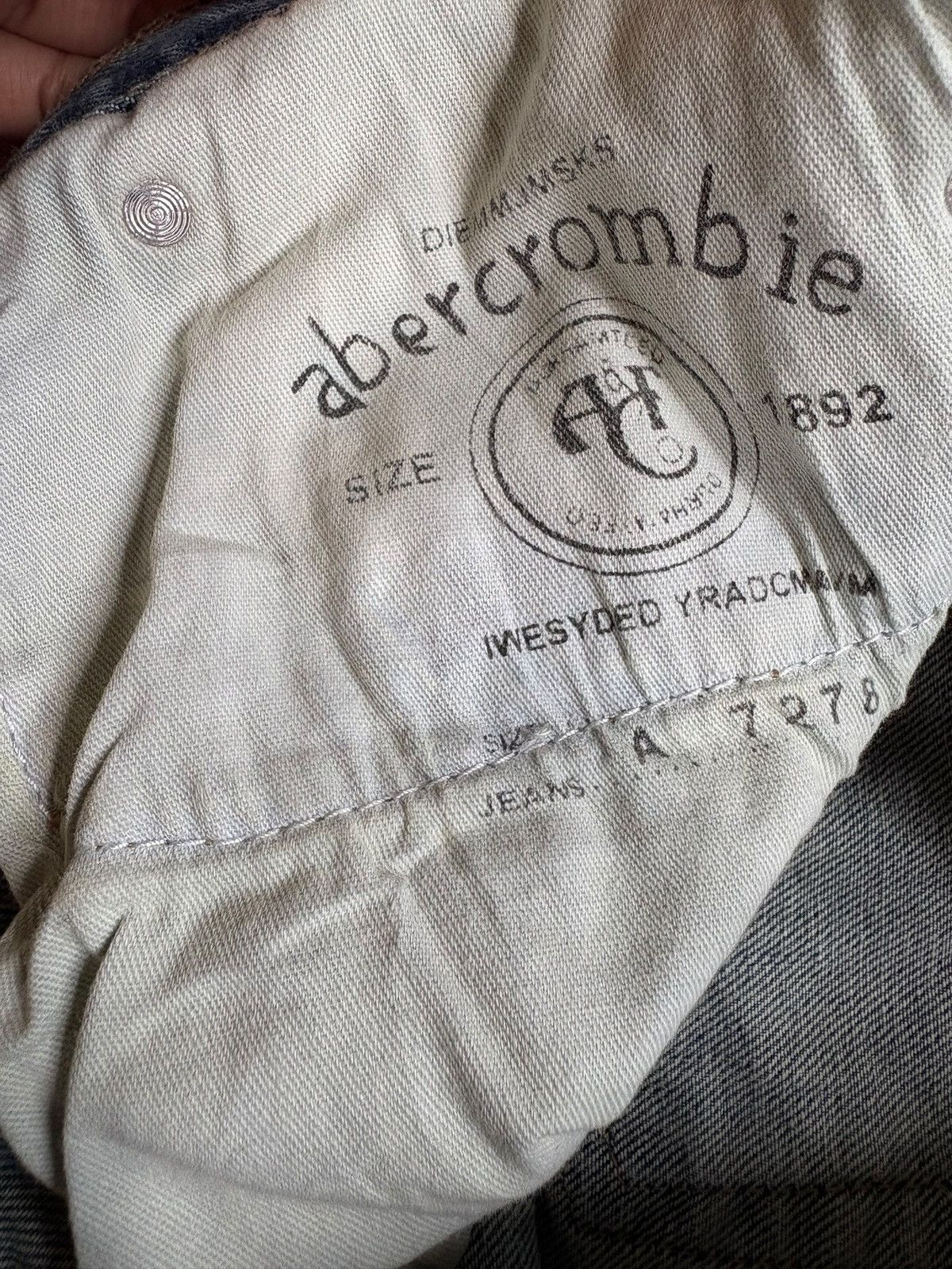 Abercrombie & Fitch Vintage Abercrombie Faded Wash Splattered Bootcut Jeans Size US 31 - 12 Thumbnail