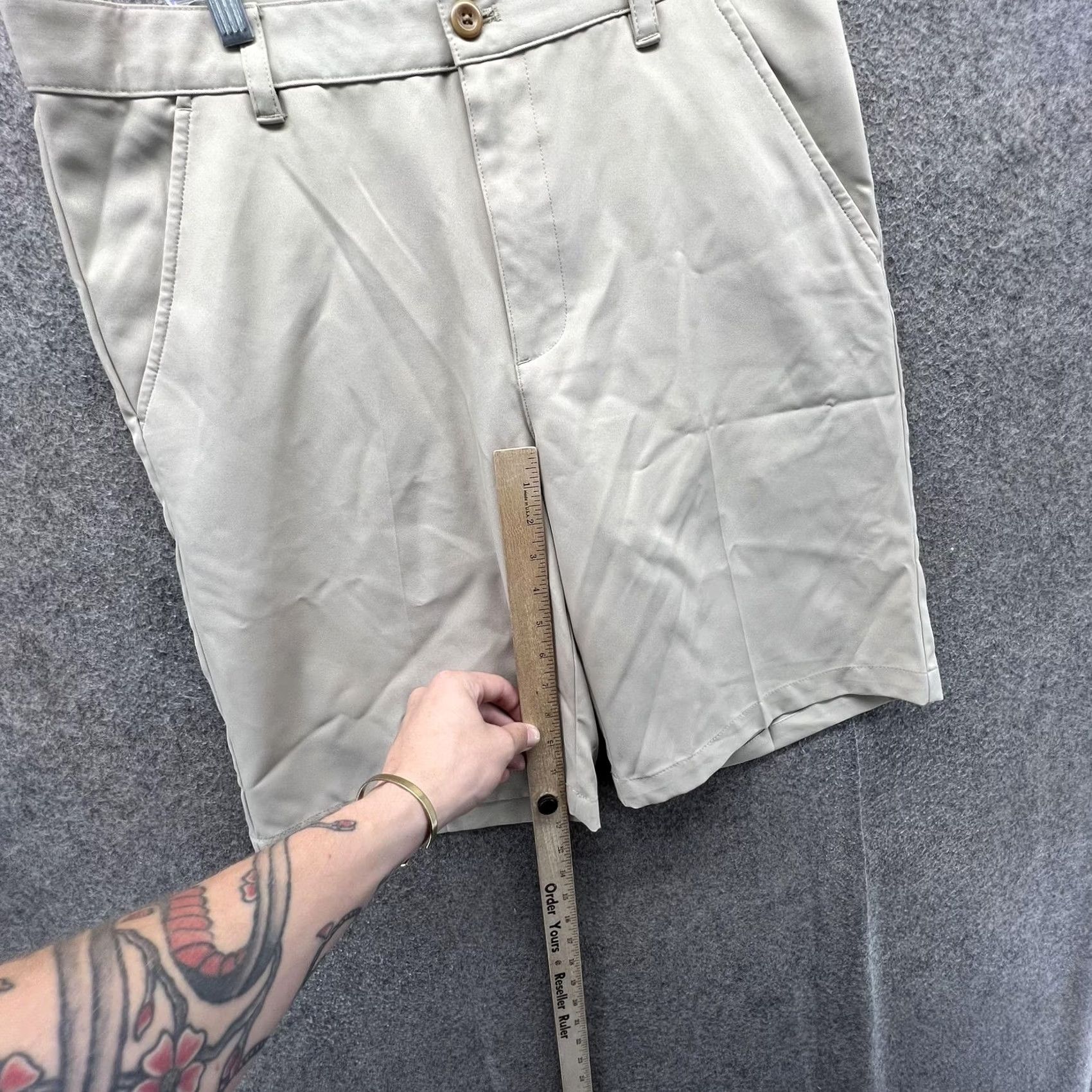 Izod IZOD Golf Shorts Mens 32 Beige Twill Chino Performance 10 Inseam Casual Mens Size US 32 / EU 48 - 5 Thumbnail