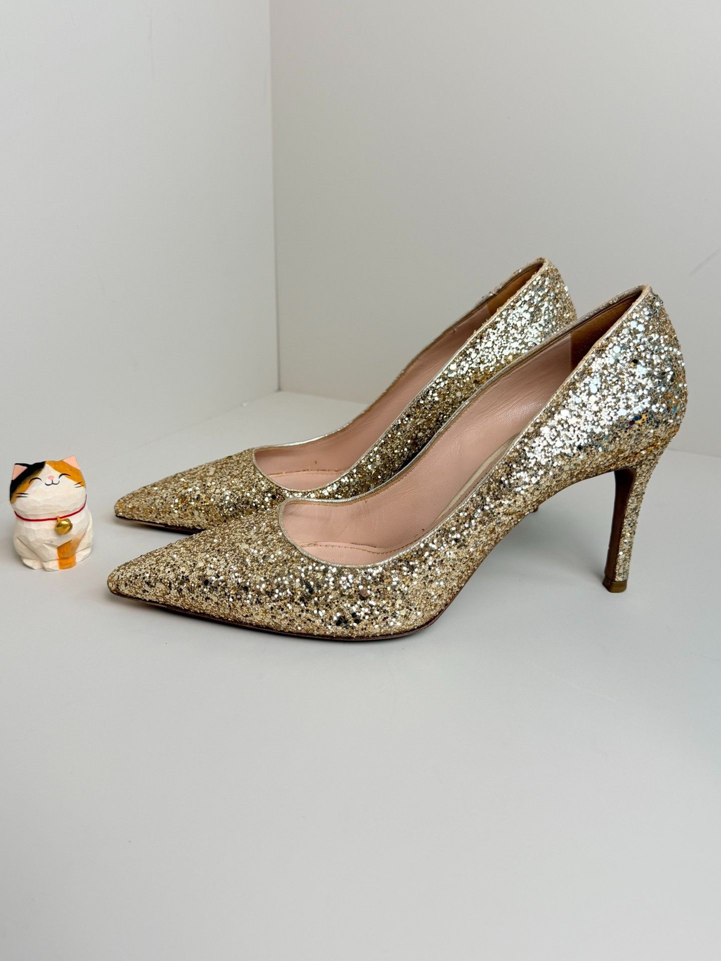 Miu Miu Miu Miu Gold Lowtop Sneakers us_5 Women Size US 5 / IT 35 - 1 Thumbnail