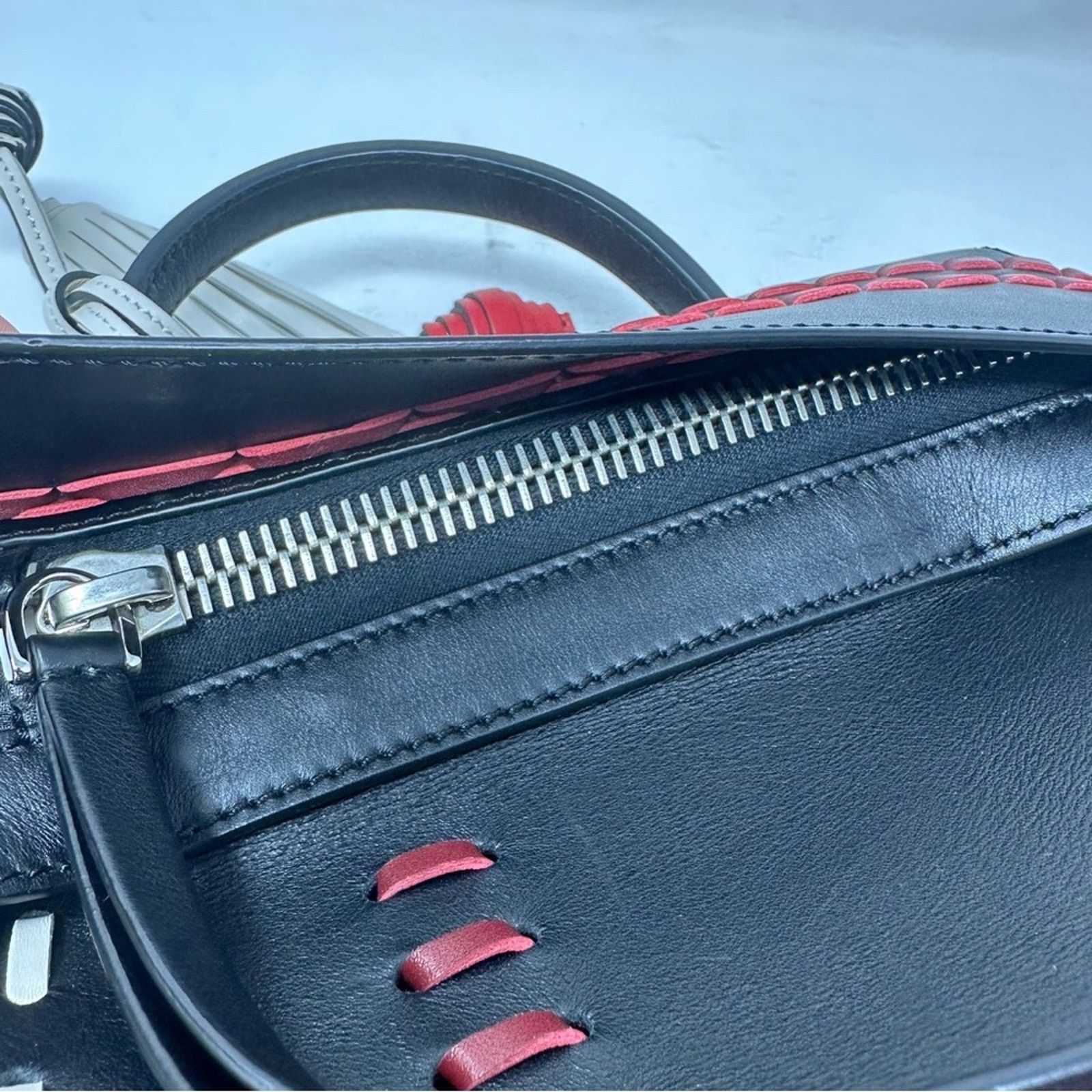 Tod's TOD'S Medium Tassels Wave Bag Black NWOT Size ONE SIZE - 14 Thumbnail
