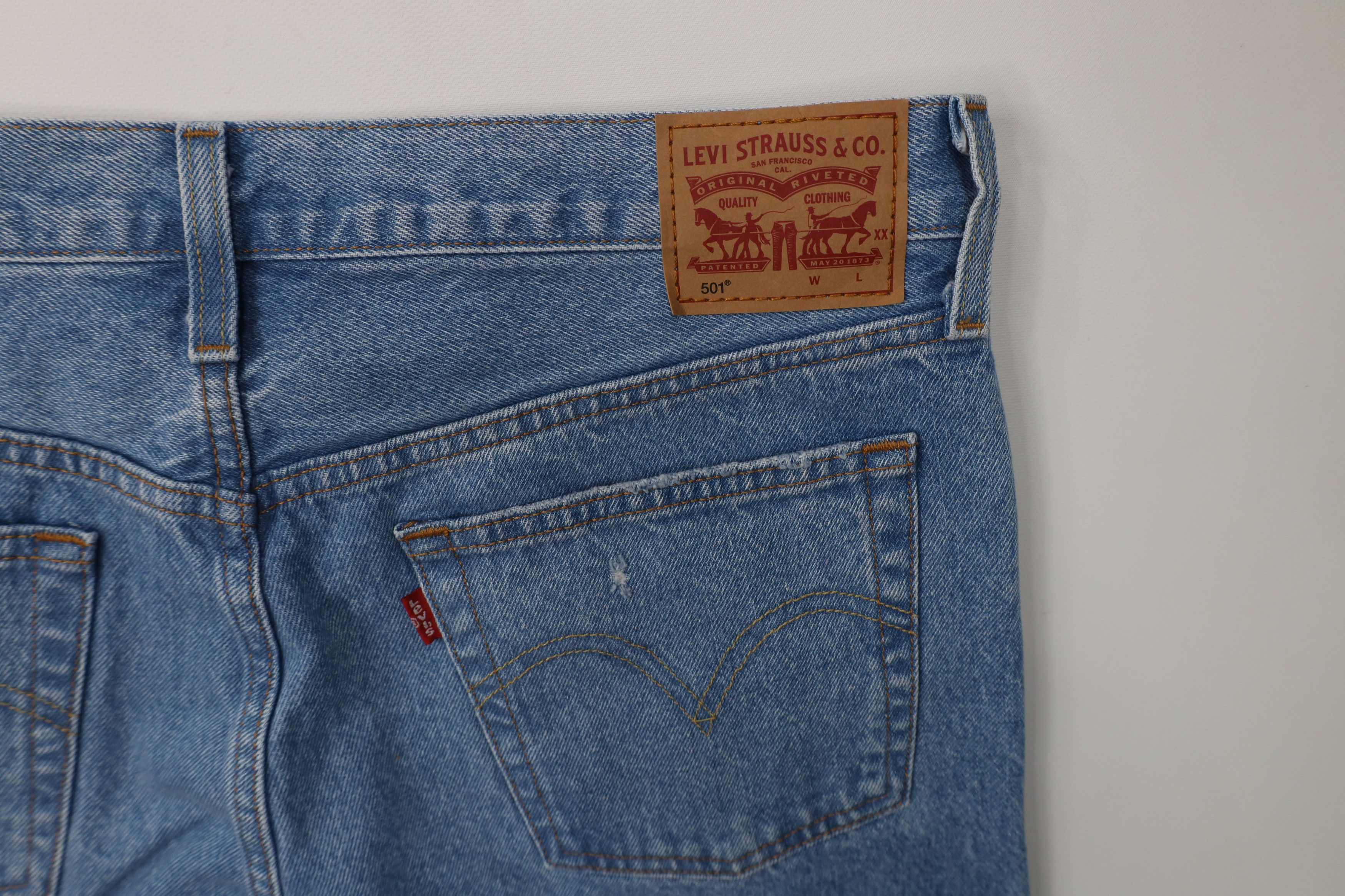 Levi's Vintage Y2K Levis 501xx Button Fly Straight Leg Jeans Size US 32 / EU 48 - 13 Thumbnail