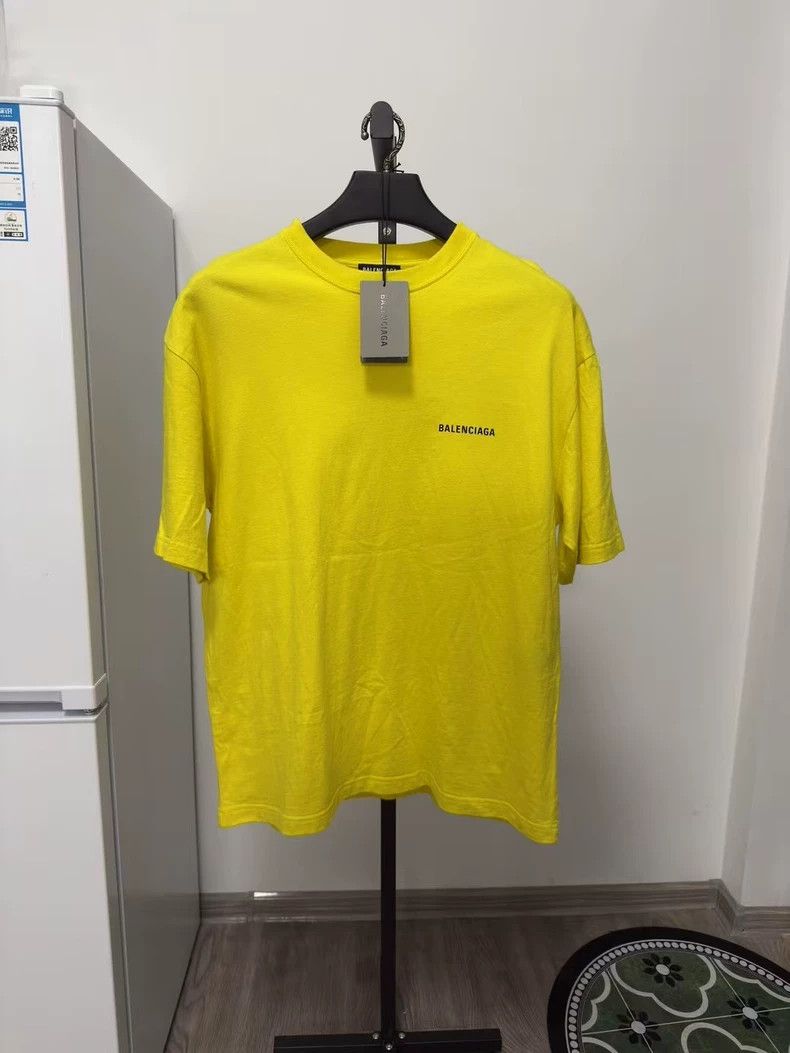 Balenciaga Balenciaga Front and back printed short sleeves Size US S / EU 44-46 / 1 - 1 Thumbnail