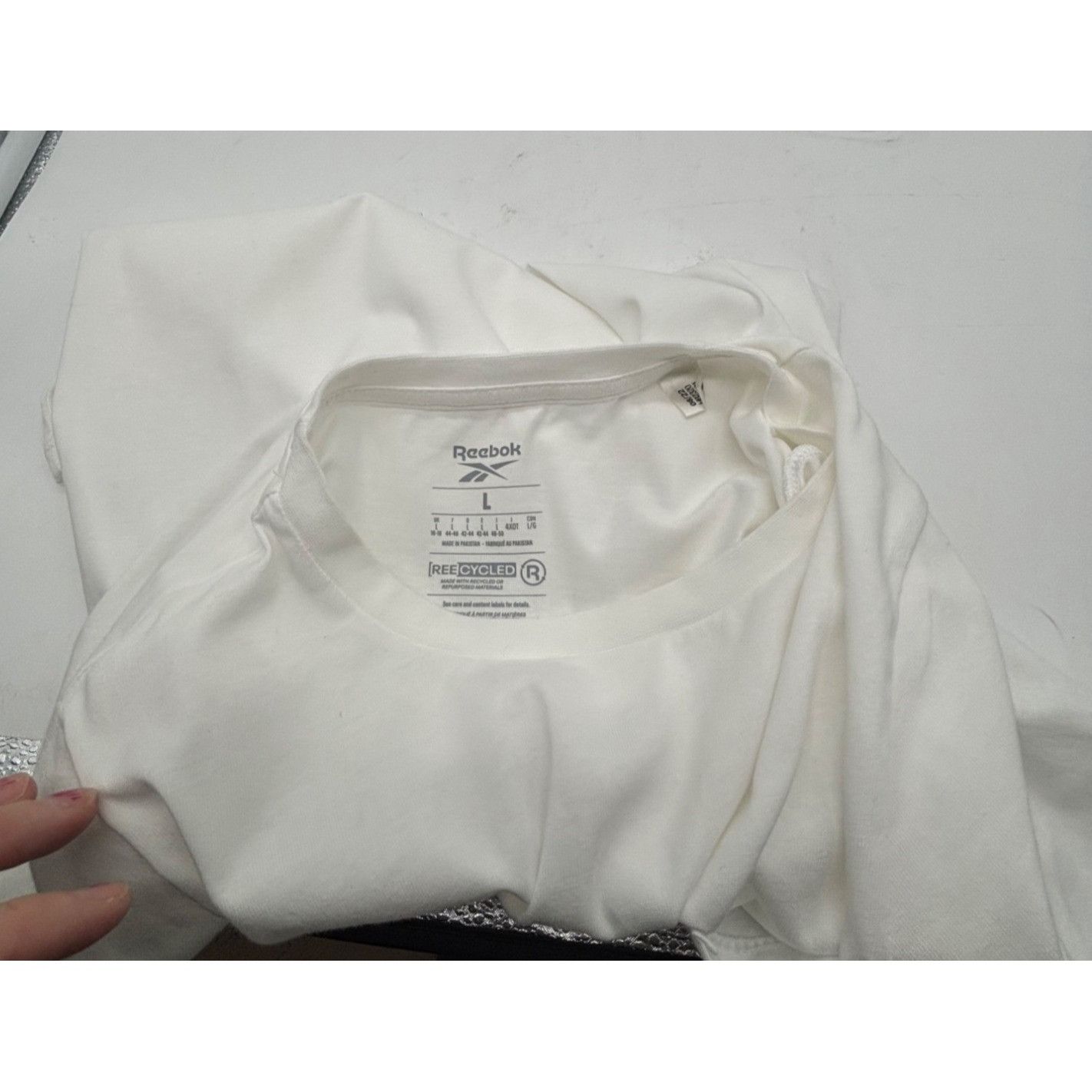 Reebok Reebok Women's Active Small-Logo Pocket Cotton T-Shirt, Whit Size L / US 10 / IT 46 - 11 Thumbnail