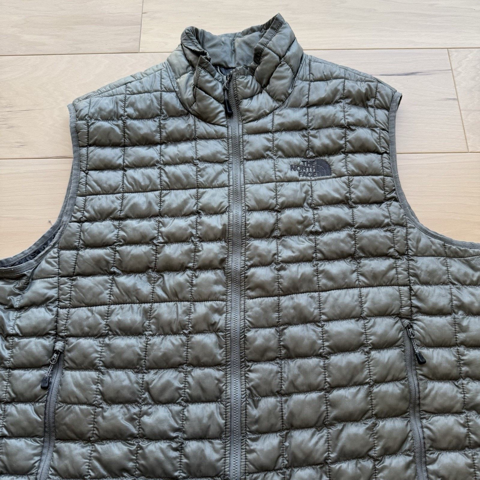 The North Face North Face Thermoball Vest XL Gray Full Zip Outdoors Hiking Size US XL / EU 56 / 4 - 3 Thumbnail