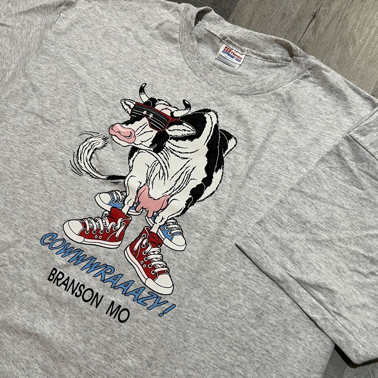 Hanes × Vintage VTG Branson Missouri Cowwwraazy 90s Grey Cow Travel T Shirt Size US XL / EU 56 / 4 - 2 Thumbnail