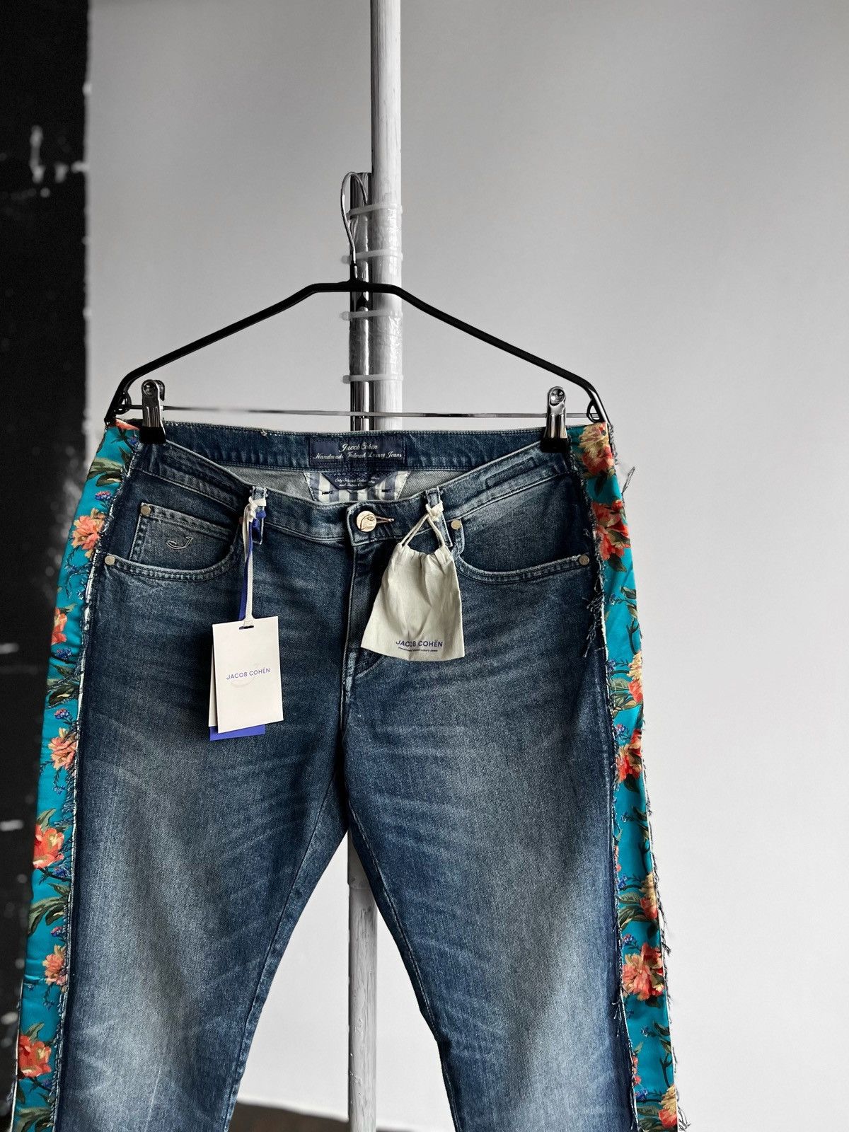 Jacob Cohen Jacob Cohen NWT Womens Blue Premium Karen Floral Jeans Size 34" / US 12 / IT 48 - 2 Thumbnail