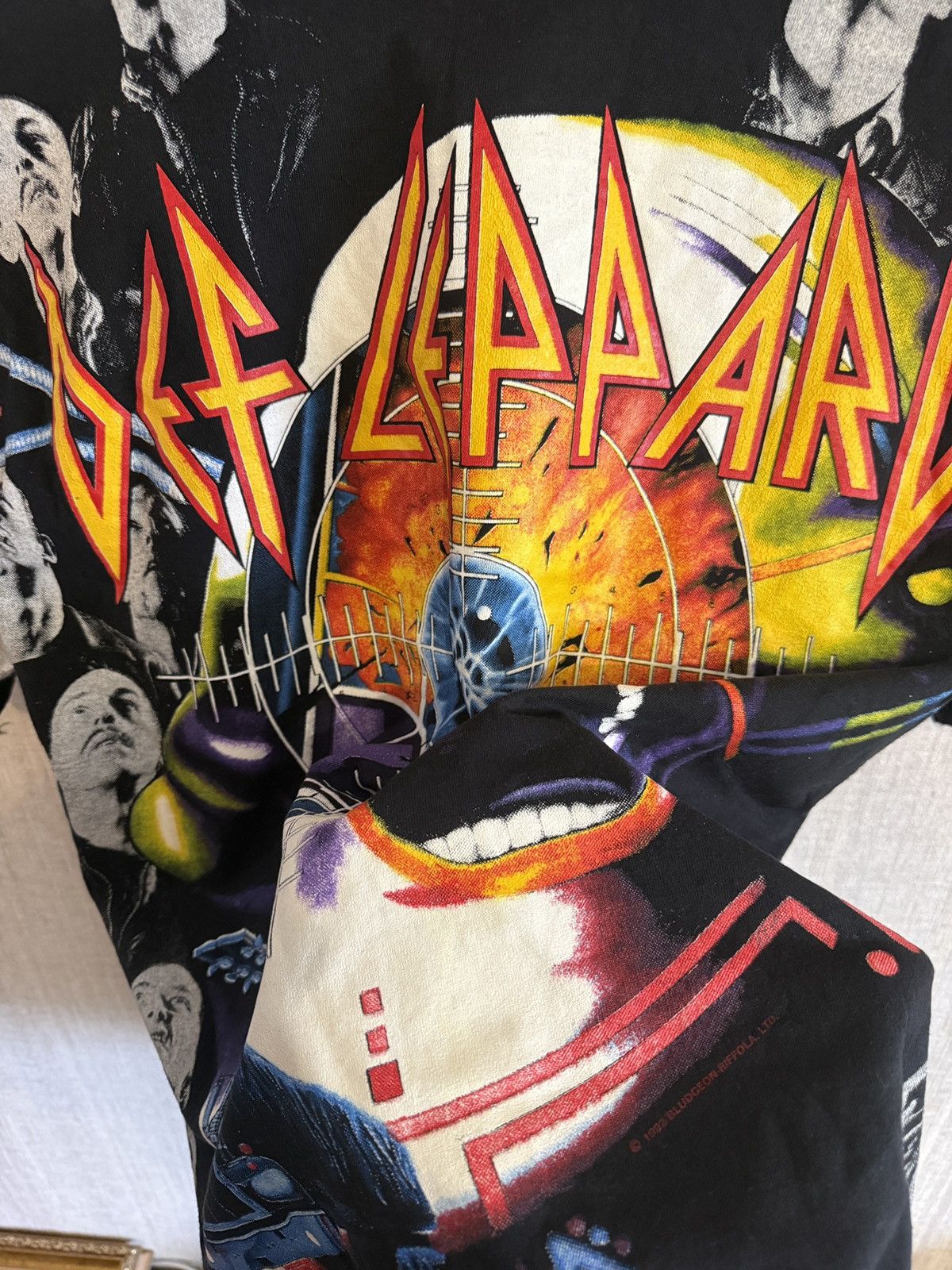 Band Tees Vintage all over print 1992 Def Leppard shirt rare XL Size US XL / EU 56 / 4 - 13 Thumbnail