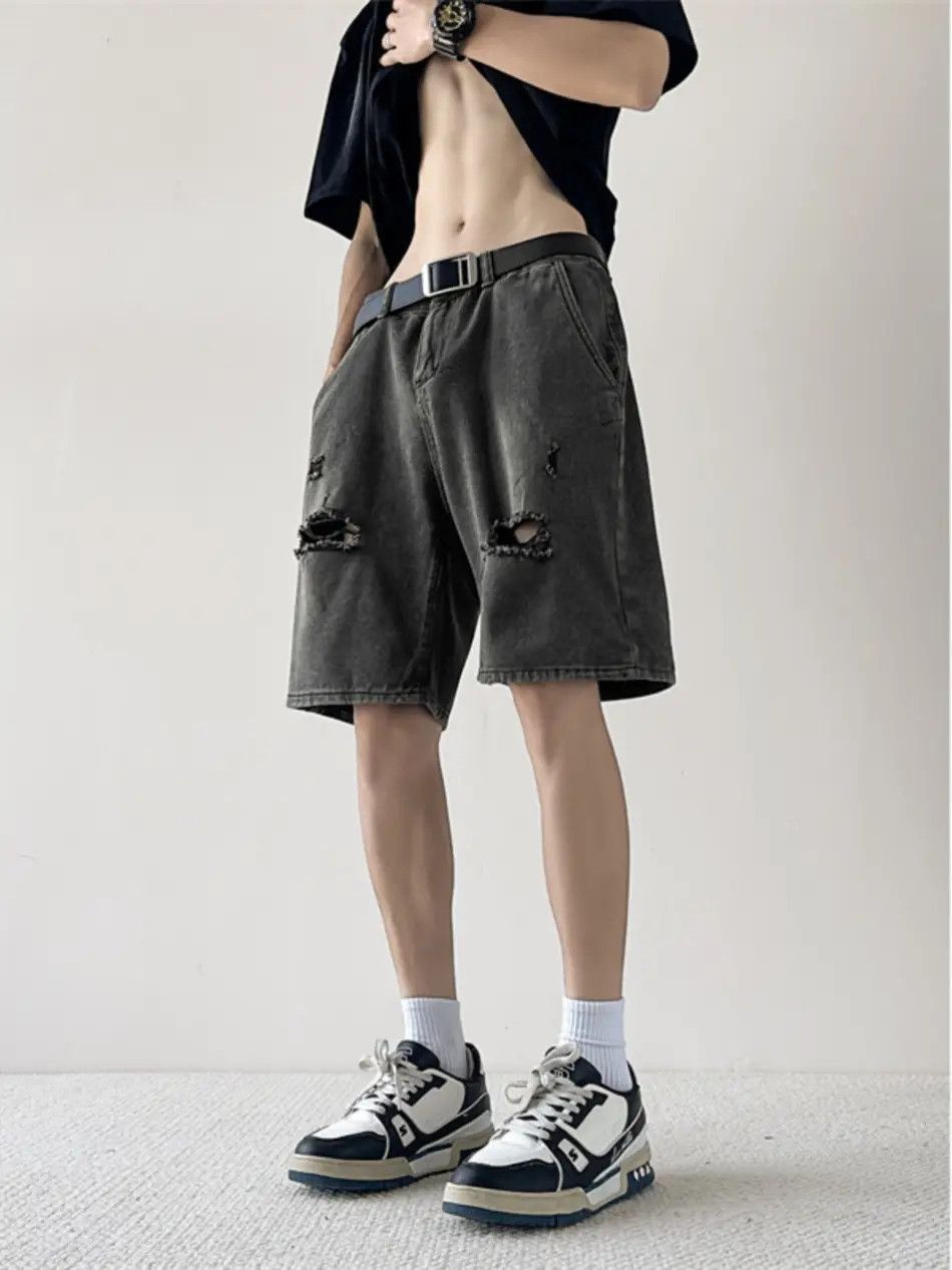 Japanese Brand Retro versatile casual loose hole denim shorts Size US 32 / EU 48 - 2 Thumbnail