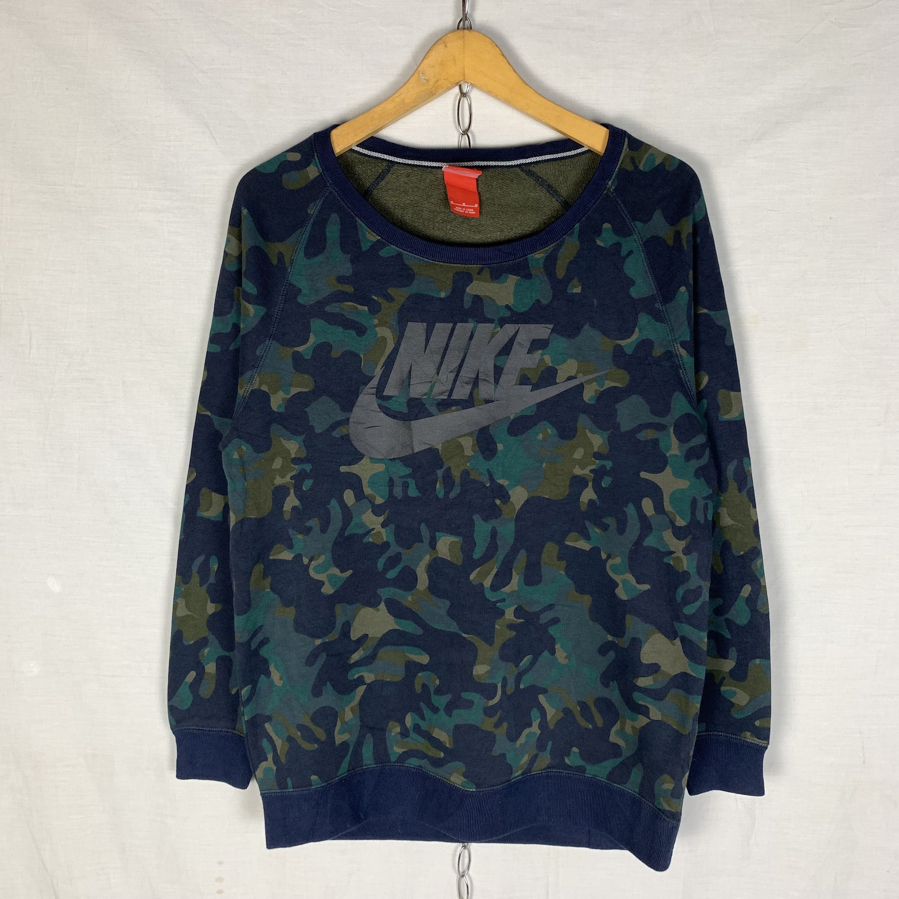 Nike Nike Camo Sweatshirt Crewneck Size M / US 6-8 / IT 42-44 - 1 Thumbnail