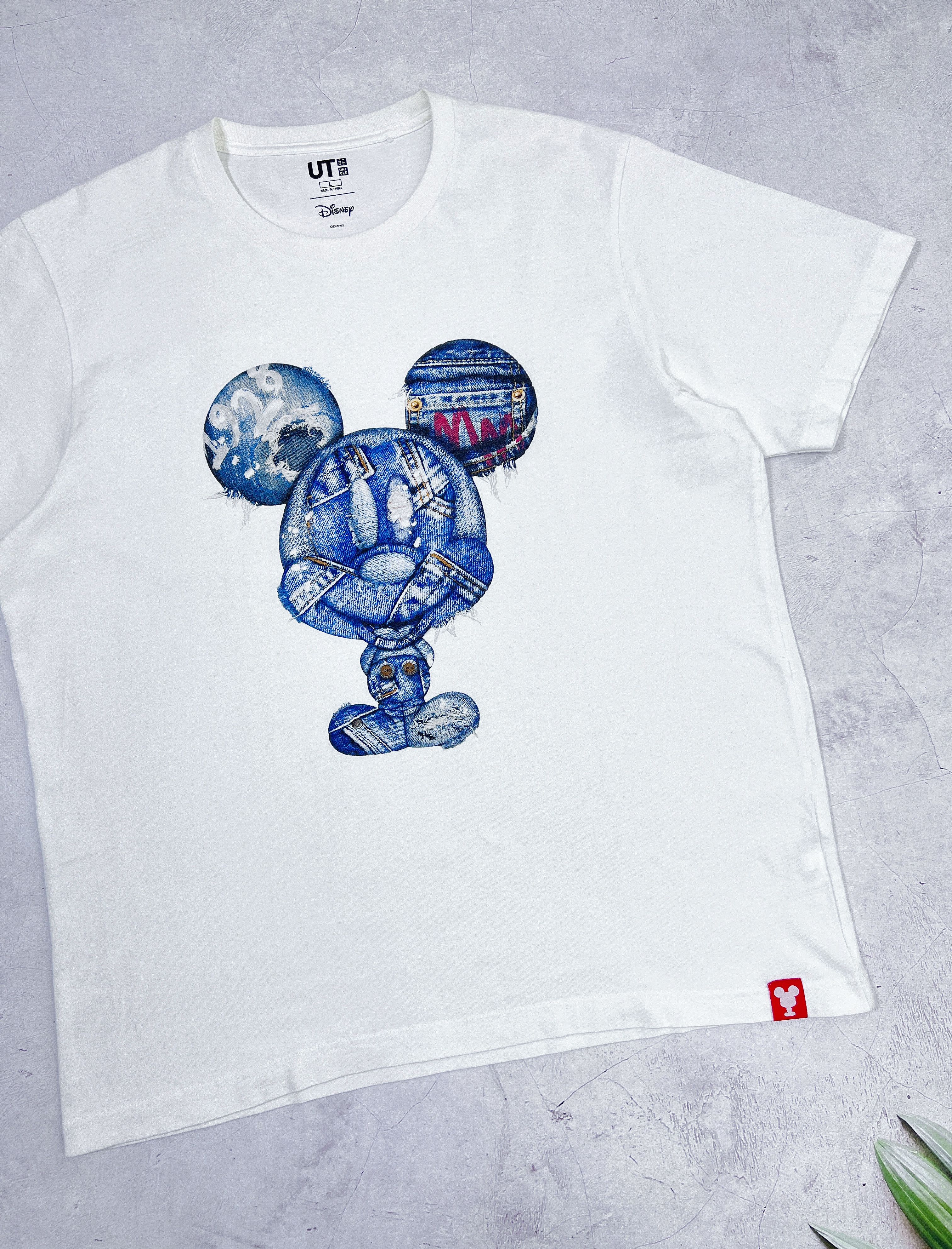 Mickey Mouse × Uniqlo Uniqlo UT x Disney T-Shirt Mickey Mouse Jeans Logo Size US L / EU 52-54 / 3 - 2 Thumbnail