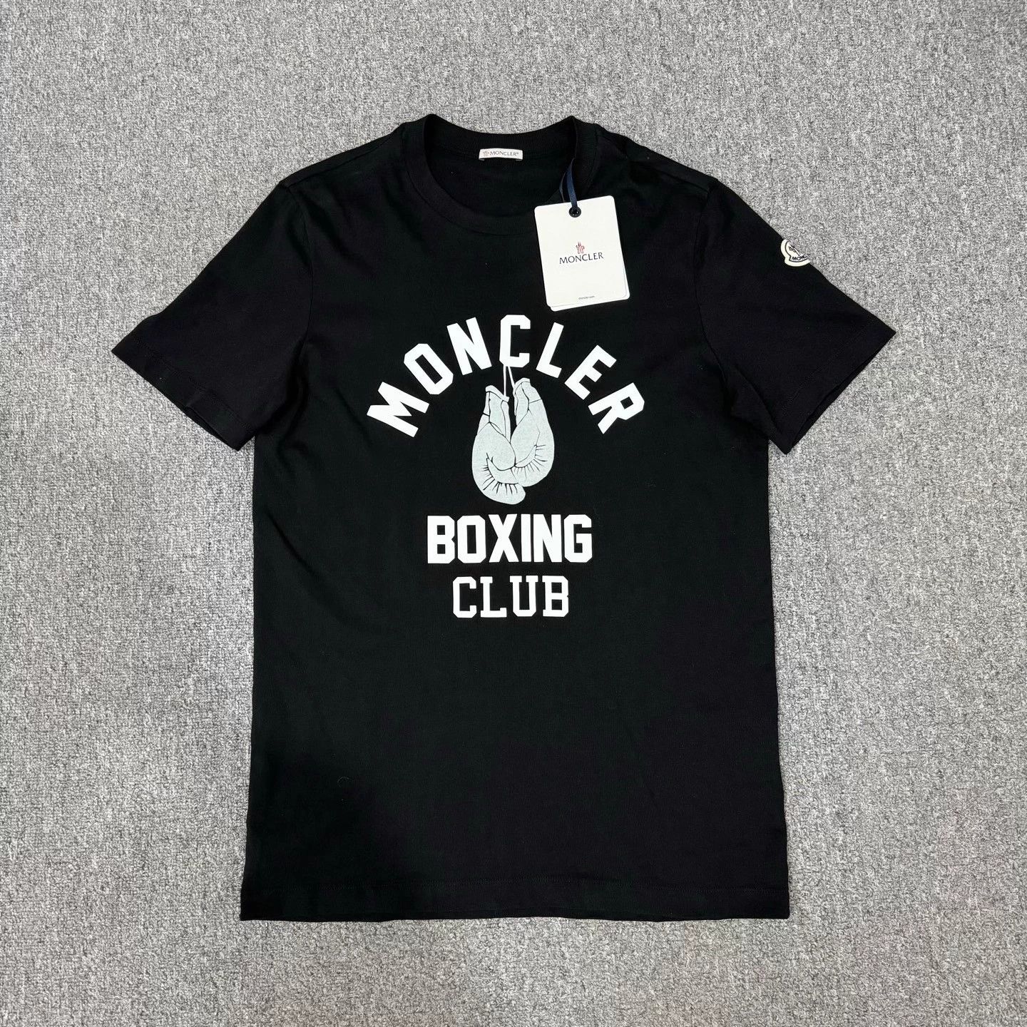 Moncler Moncler Black Chest Logo SS Unworn M Size US M / EU 48-50 / 2 - 1 Thumbnail