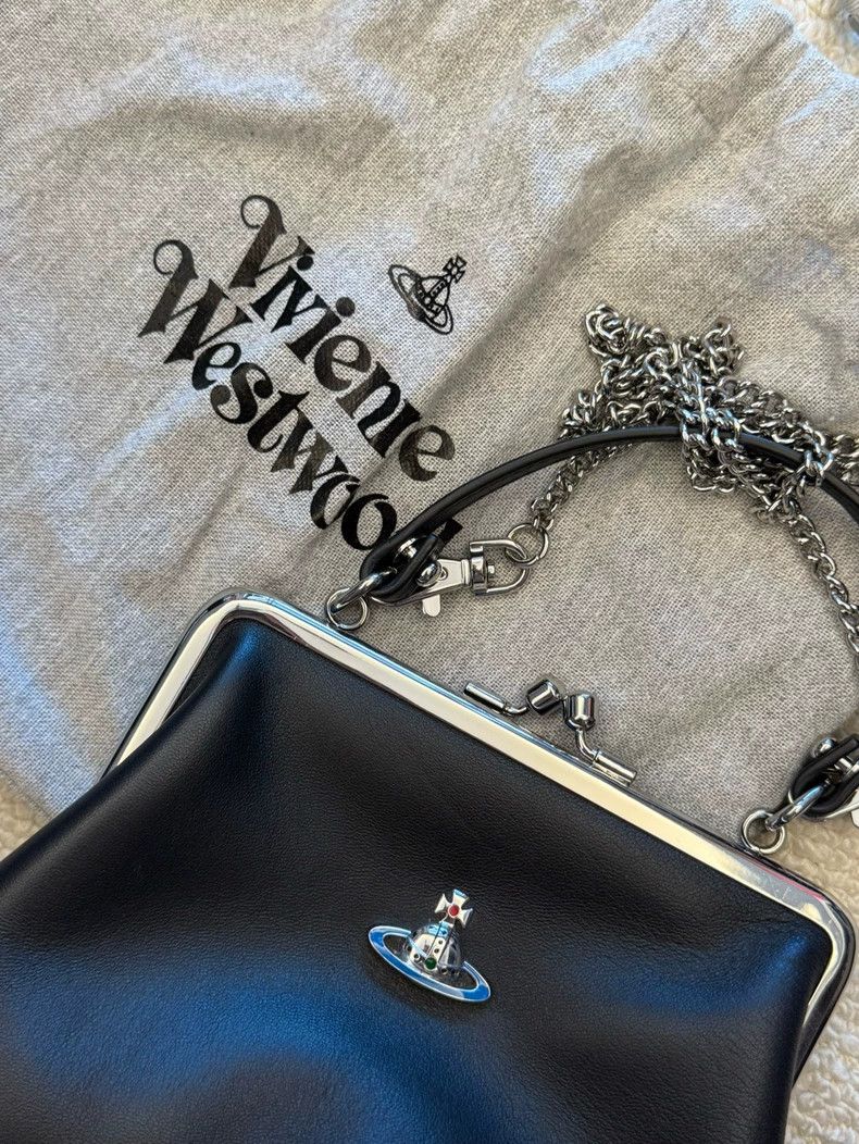 Vivienne Westwood Vivienne Westwood size os Black dumplings Size ONE SIZE - 4 Thumbnail