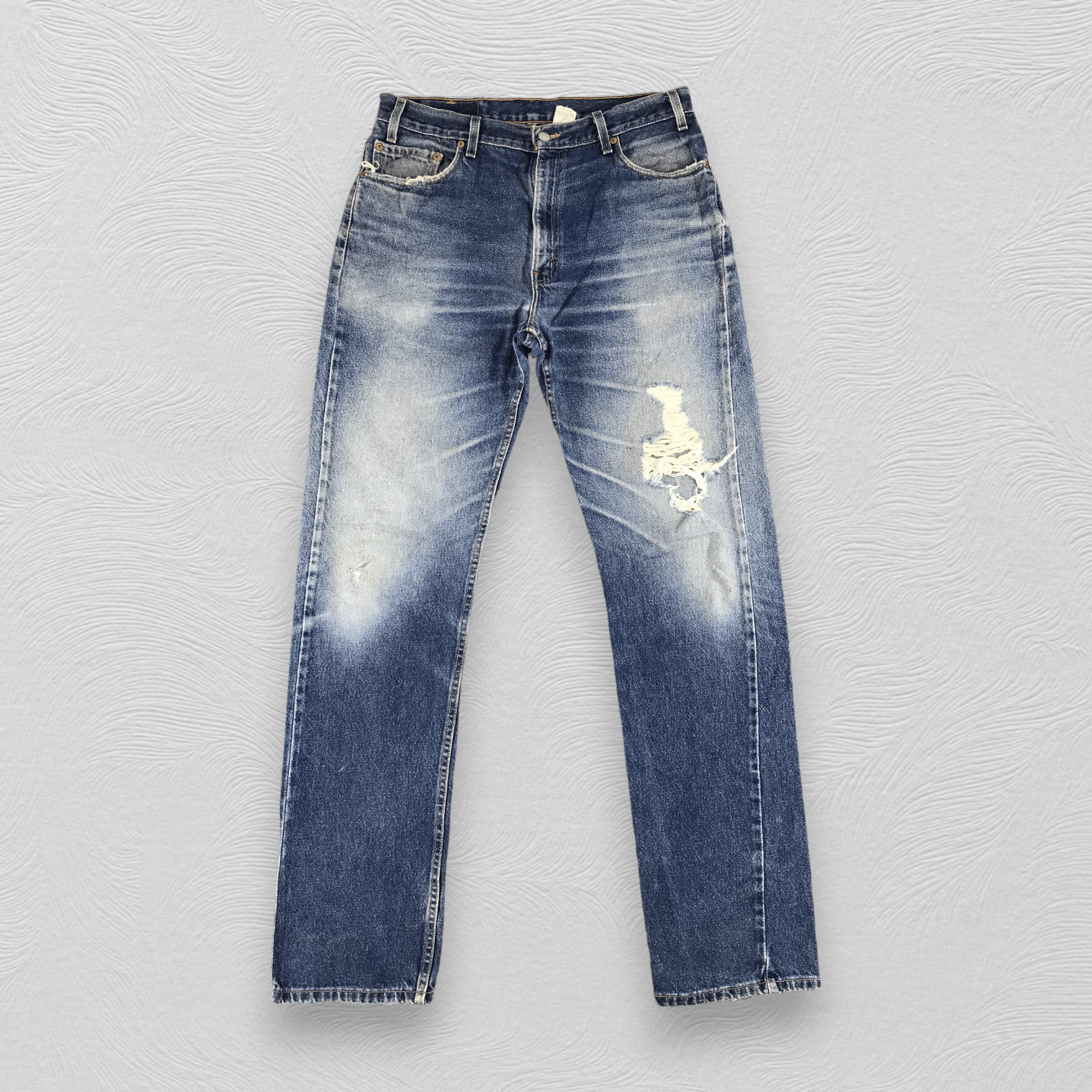 Levi's Vintage Levis 505 Jeans Faded Blue Distressed Denim KJ179 Size US 34 / EU 50 - 1 Thumbnail