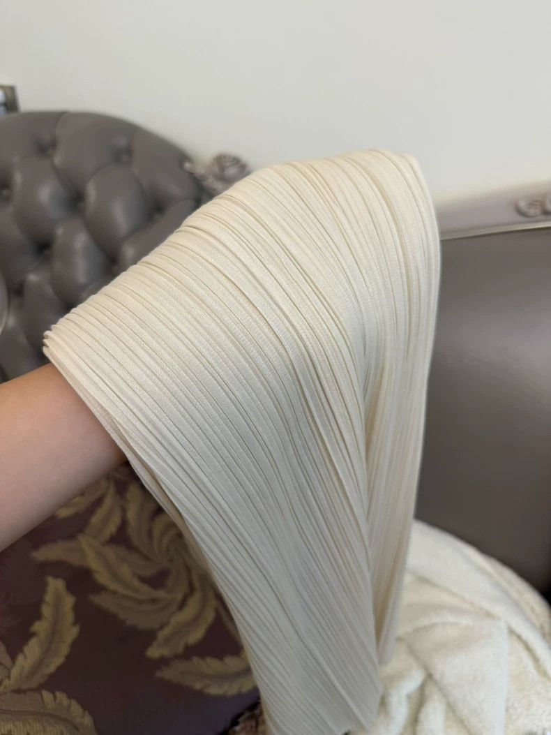 Issey Miyake Issey Miyake size:4 Milky white pleated skirt Size 31" - 6 Thumbnail