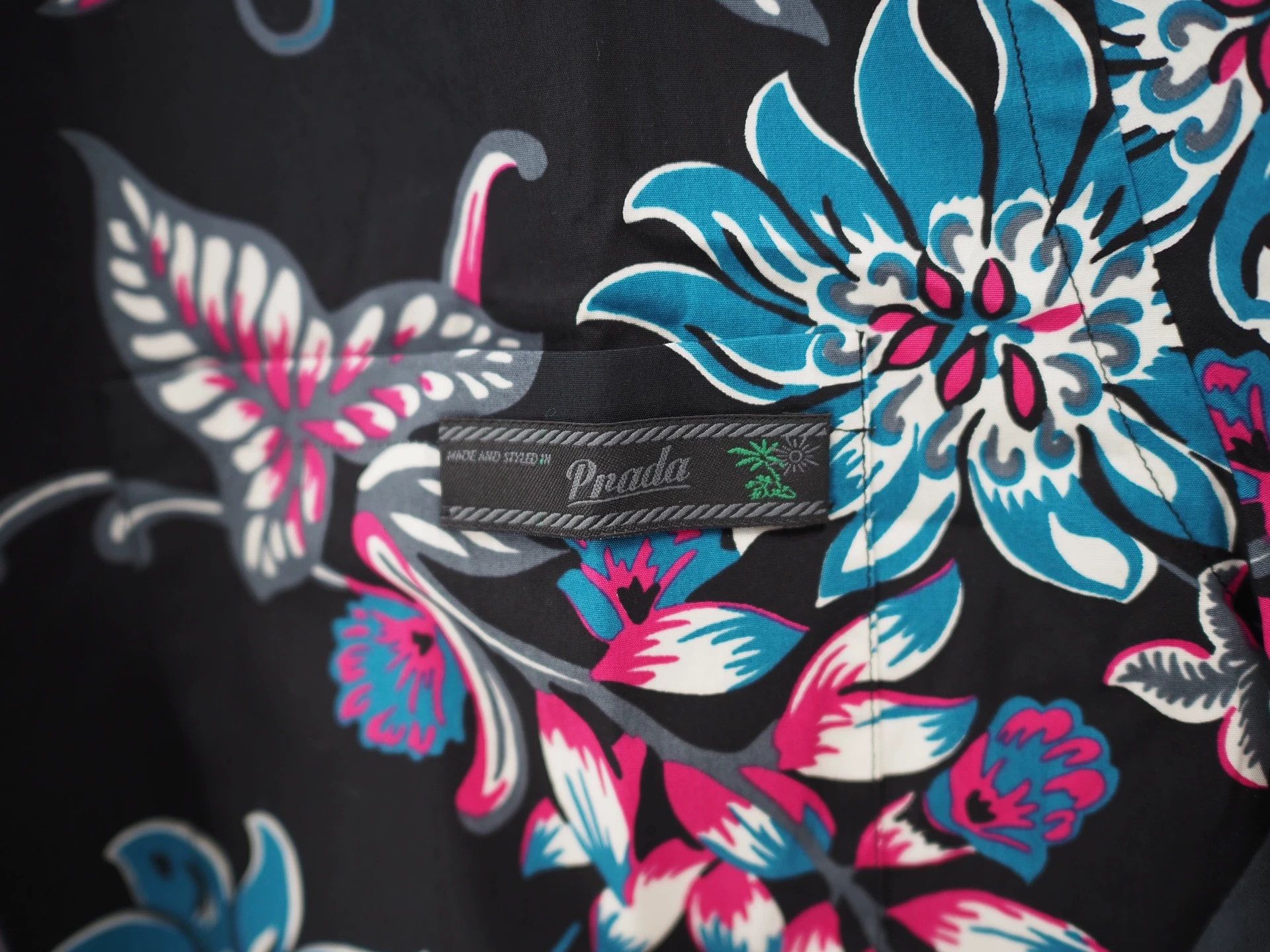 Prada PRADA runway-style black floral Hawaiian short-sleeved shirt Size US L / EU 52-54 / 3 - 3 Thumbnail