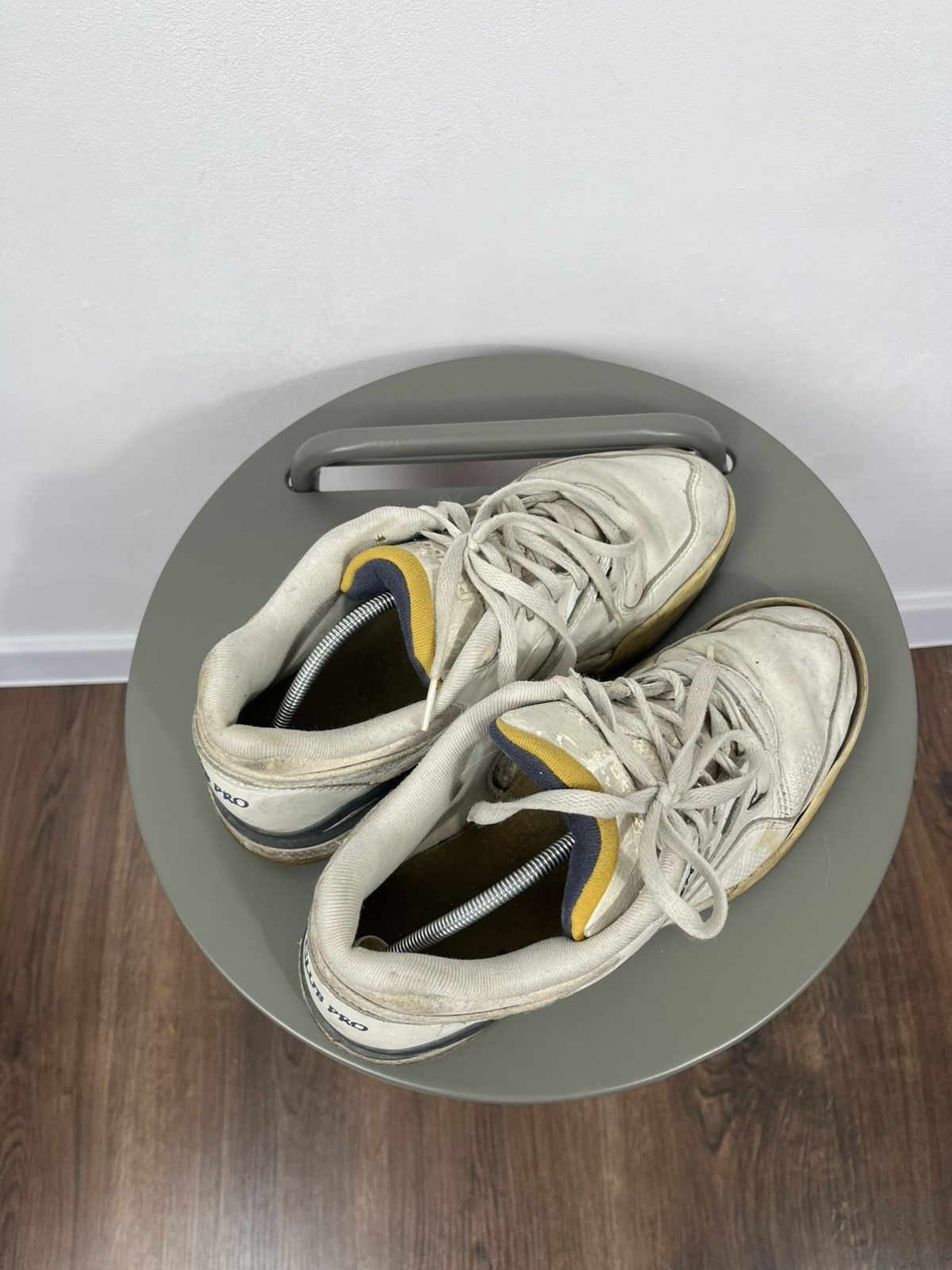 Reebok Vintage Reebok Classic Leather Sneakers White Yellow EU 43 Size US 9.5 / EU 42-43 - 11 Thumbnail