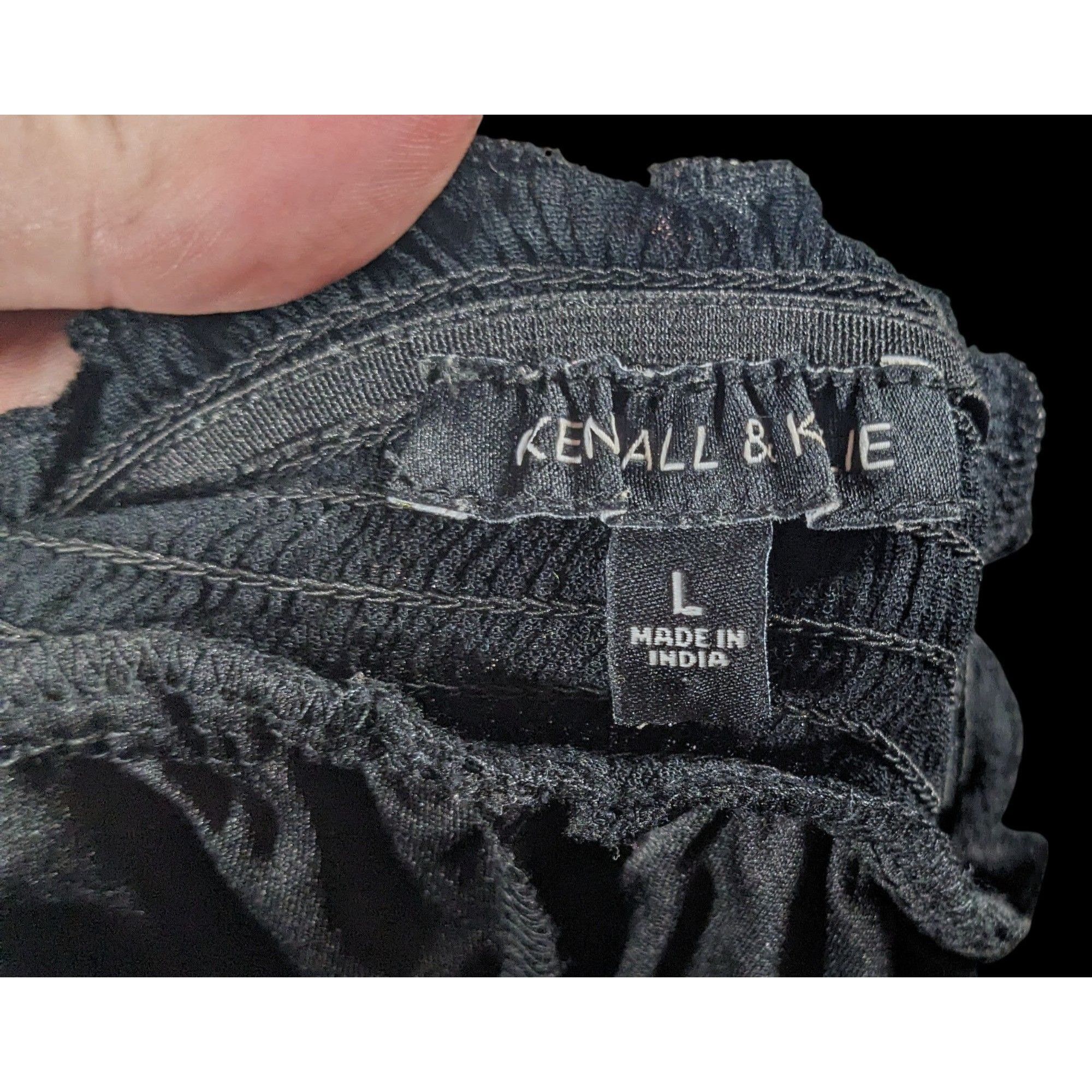Kendall And Kylie Kendall & Kylie Black Shorts With Gold Floral Embroidery Size 32" / US 10 / IT 46 - 5 Thumbnail