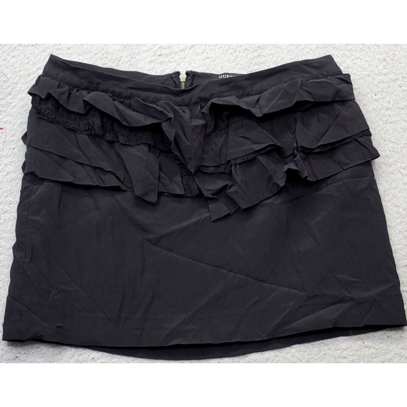 Vintage GUESS by Marciano Mini Skirt Women S Black Silk Ruffle Trim Stretch Back Zip Mens? Size 28" / US 6 / IT 42 - 2 Thumbnail
