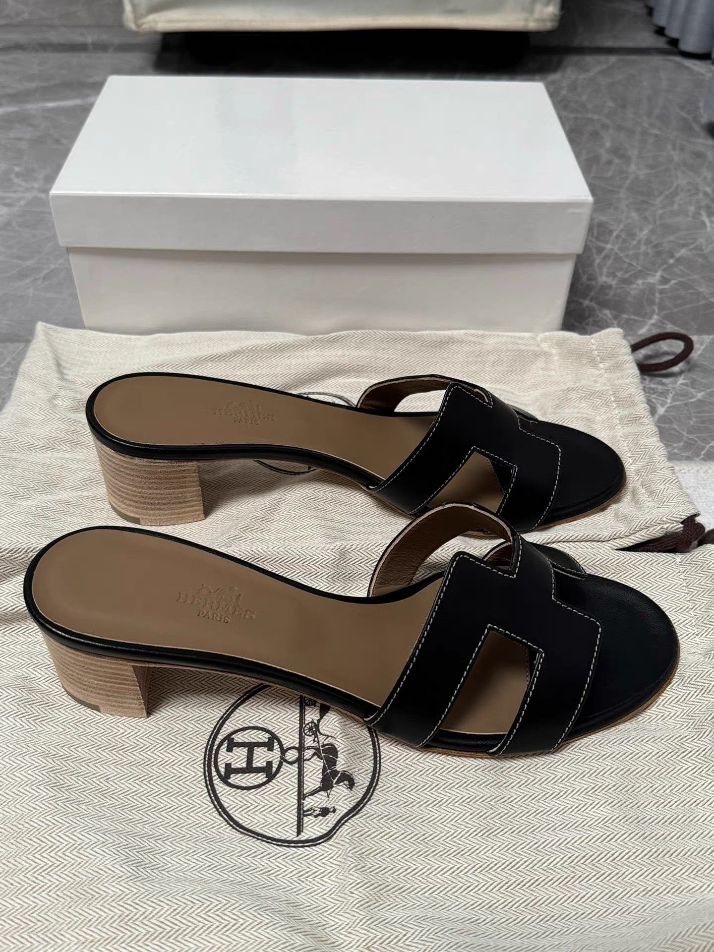 Hermes Hermès Oasis H Block Heel Slides K6 Size US 10 / IT 40 - 2 Thumbnail
